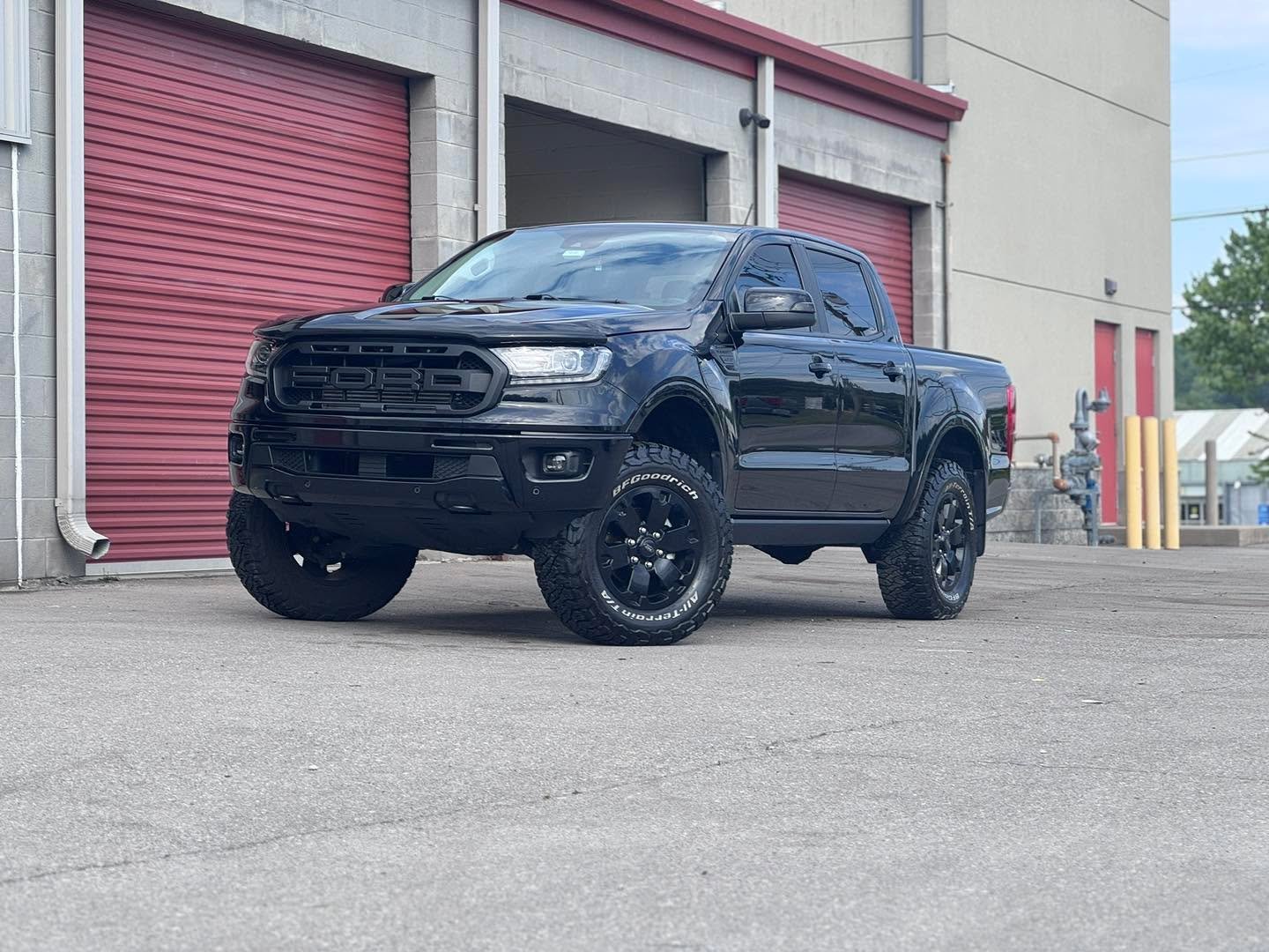 🔥 The bold exterior of this new Ford Ranger Lariat deserves more than a basic wash. With its sharp body lines, premium paint, and commanding presence, professional care is what keeps this truck looking as impressive months from now as it does today.