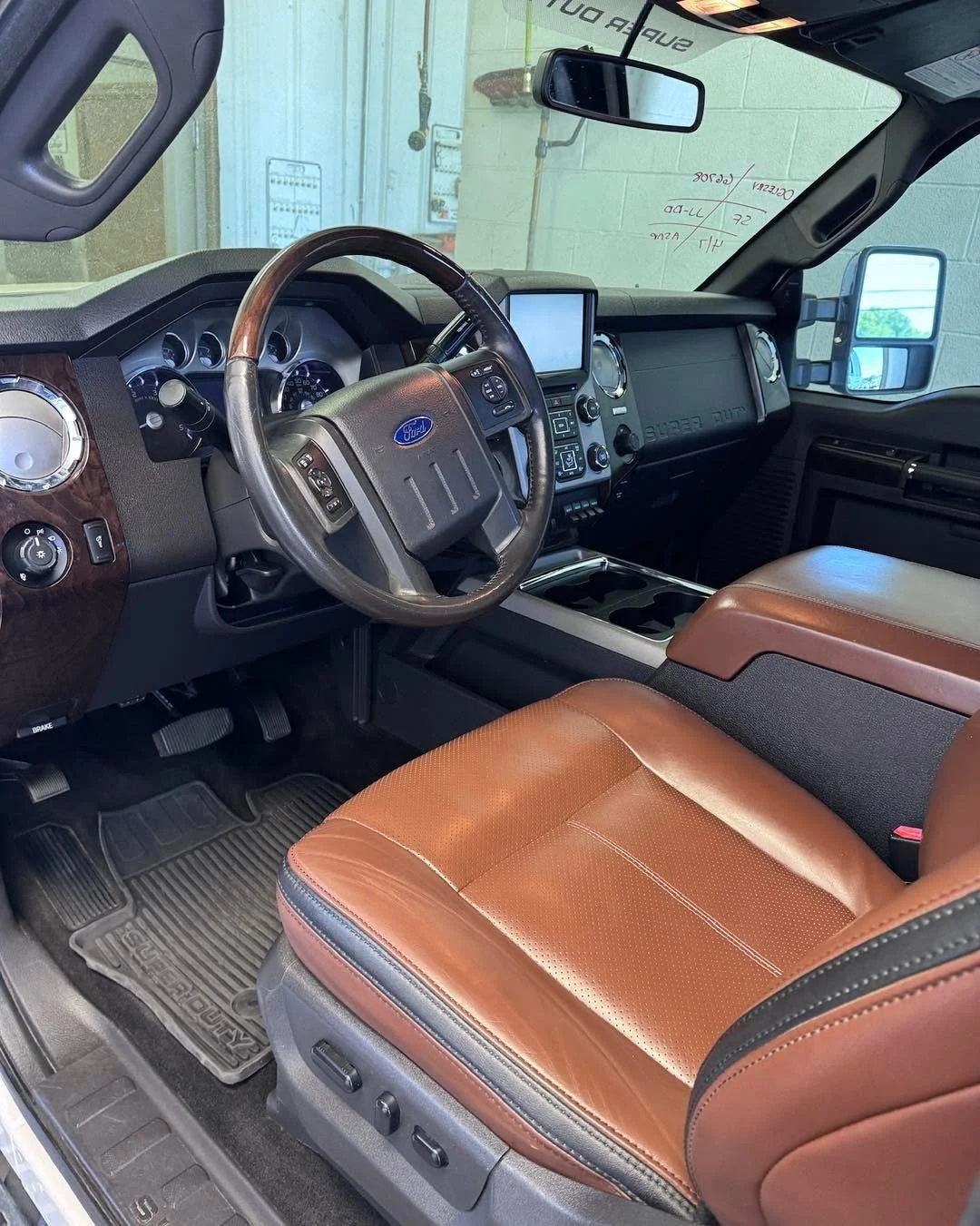 ✨ The interior of this 2014 Ford Super Duty Platinum still shows exactly why premium trucks deserve premium care. From the rich leather seating to the detailed trim and spacious cabin, restoring that clean, refined look takes more than a quick wipe d