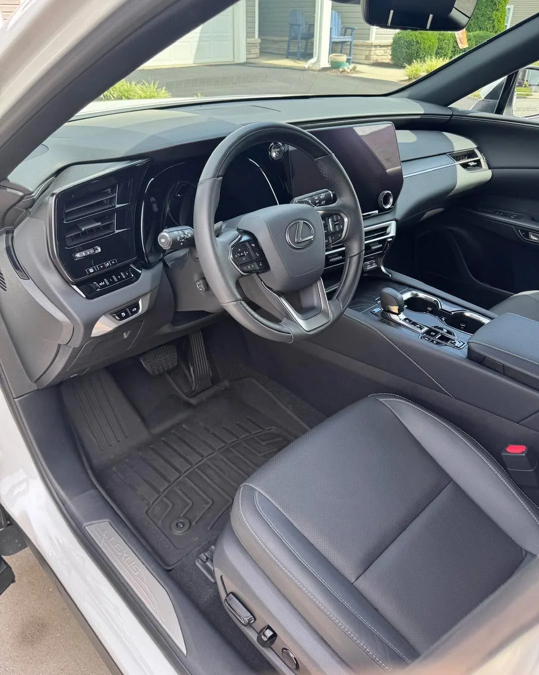 ✨ The Interior Matters Just As Much As The Exterior. ✨

The interior of this Lexus RX350 received the attention a luxury vehicle deserves. Every surface was carefully cleaned, dust removed from hard-to-reach areas, and the cabin refreshed to restore 