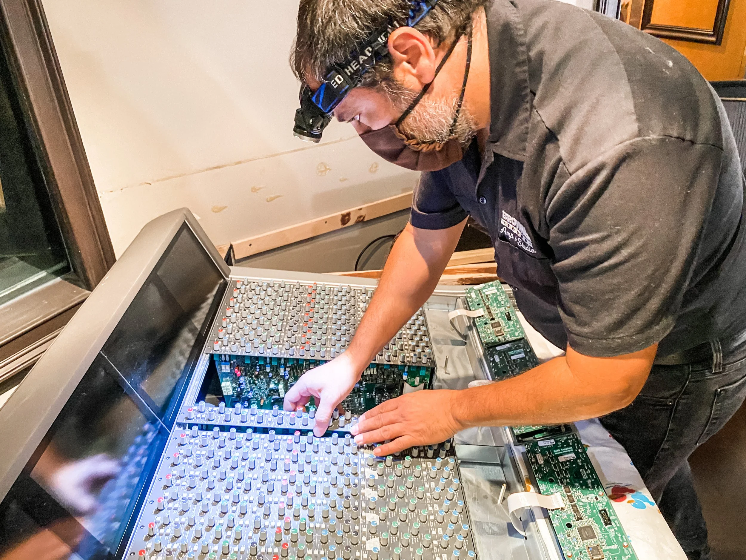 Owner if Browner Sound, Omar, recapping and cleaning our Solid State Logic Duality at Vanquish Studios during the Covid-19 break. 