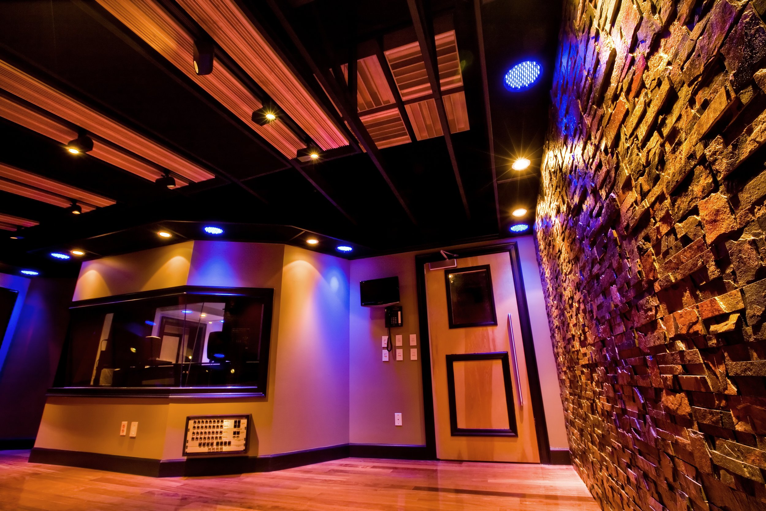 The live room at Vanquish Studios featuring RPG acoustics. 