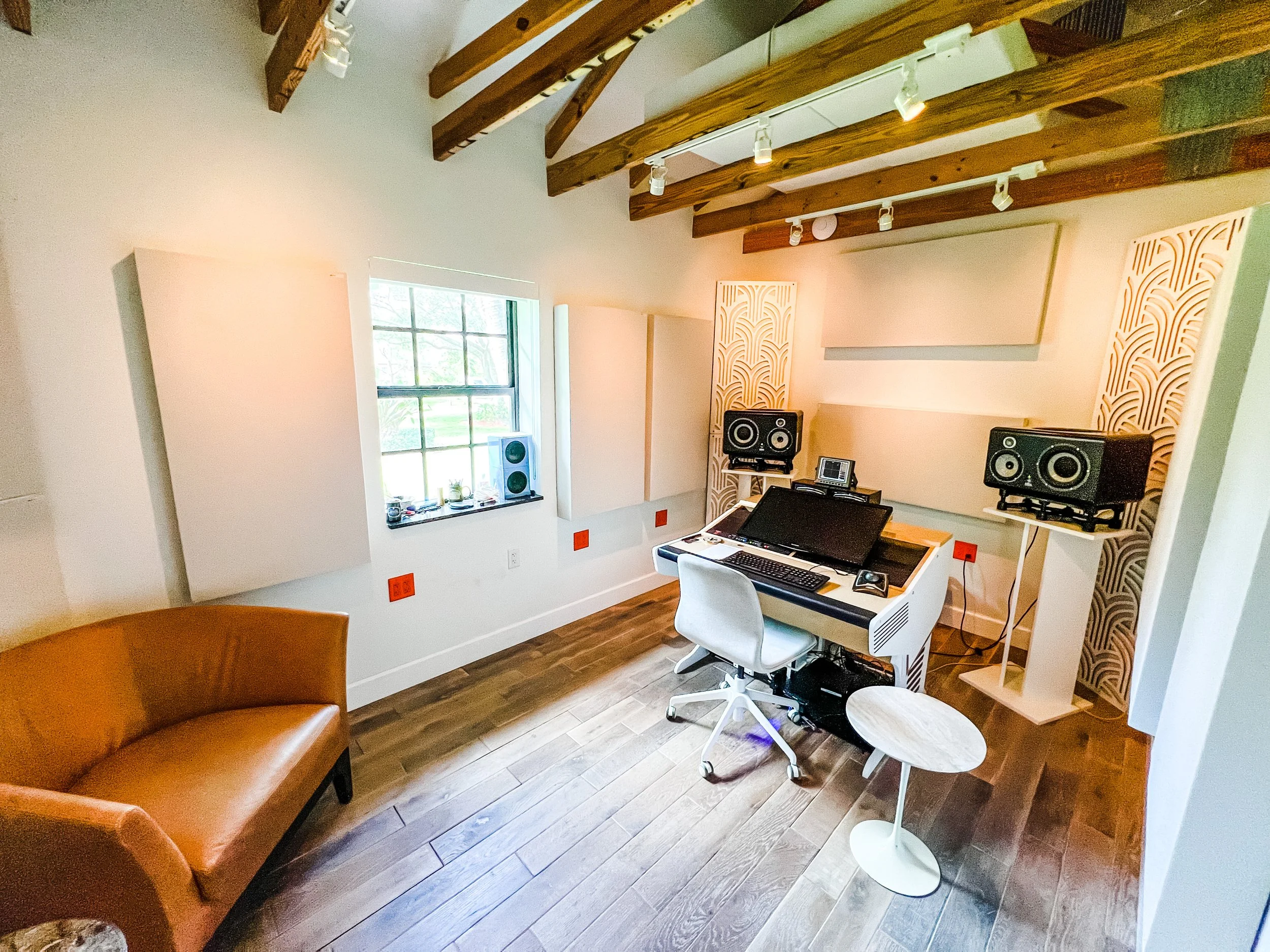 The Dave Kutch Mastering Room at Vanquish Studios. Dave Kutch owns the Mastering Palace in New York City. The Room was custom designed by GIK Acoustics. 