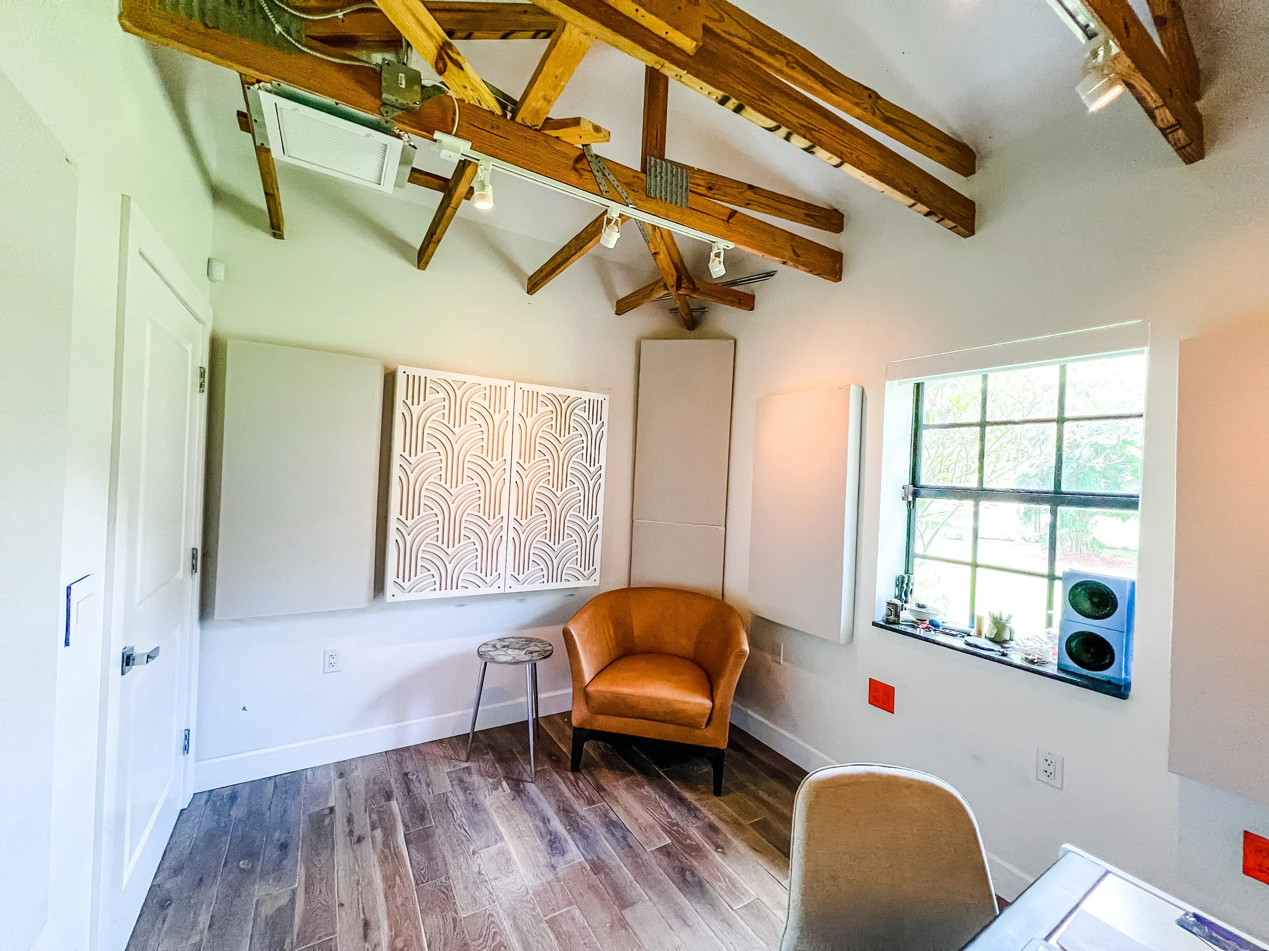 The Dave Kutch Mastering Room at Vanquish Studios. Dave Kutch owns the Mastering Palace in New York City. The Room was custom designed by GIK Acoustics. 