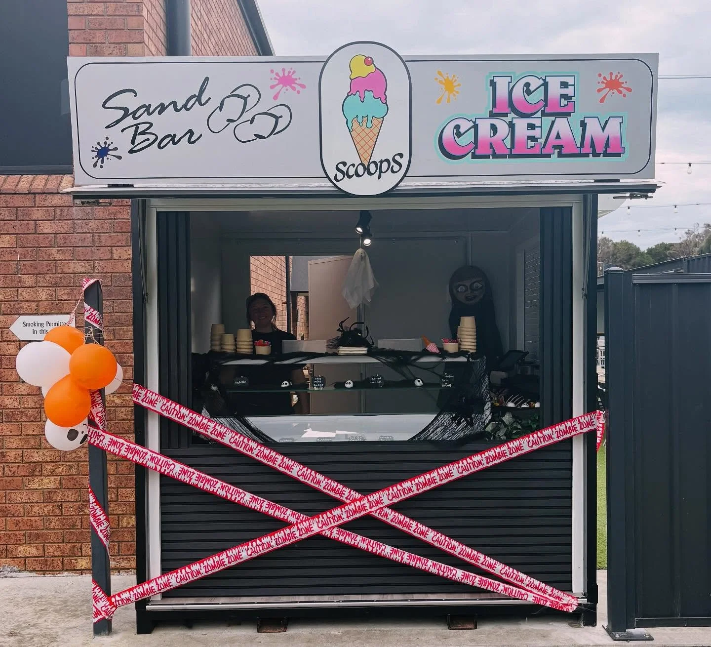 It’s Cam’s new ice-cream shop opening! From the gate at the Sand Bar you’ll find the new Scoops Ice Cream Bar. Open from 10am Friday Saturday Sunday Monday and Tuesday this long weekend. 
Pop in for an extra Halloween sweet treat to
