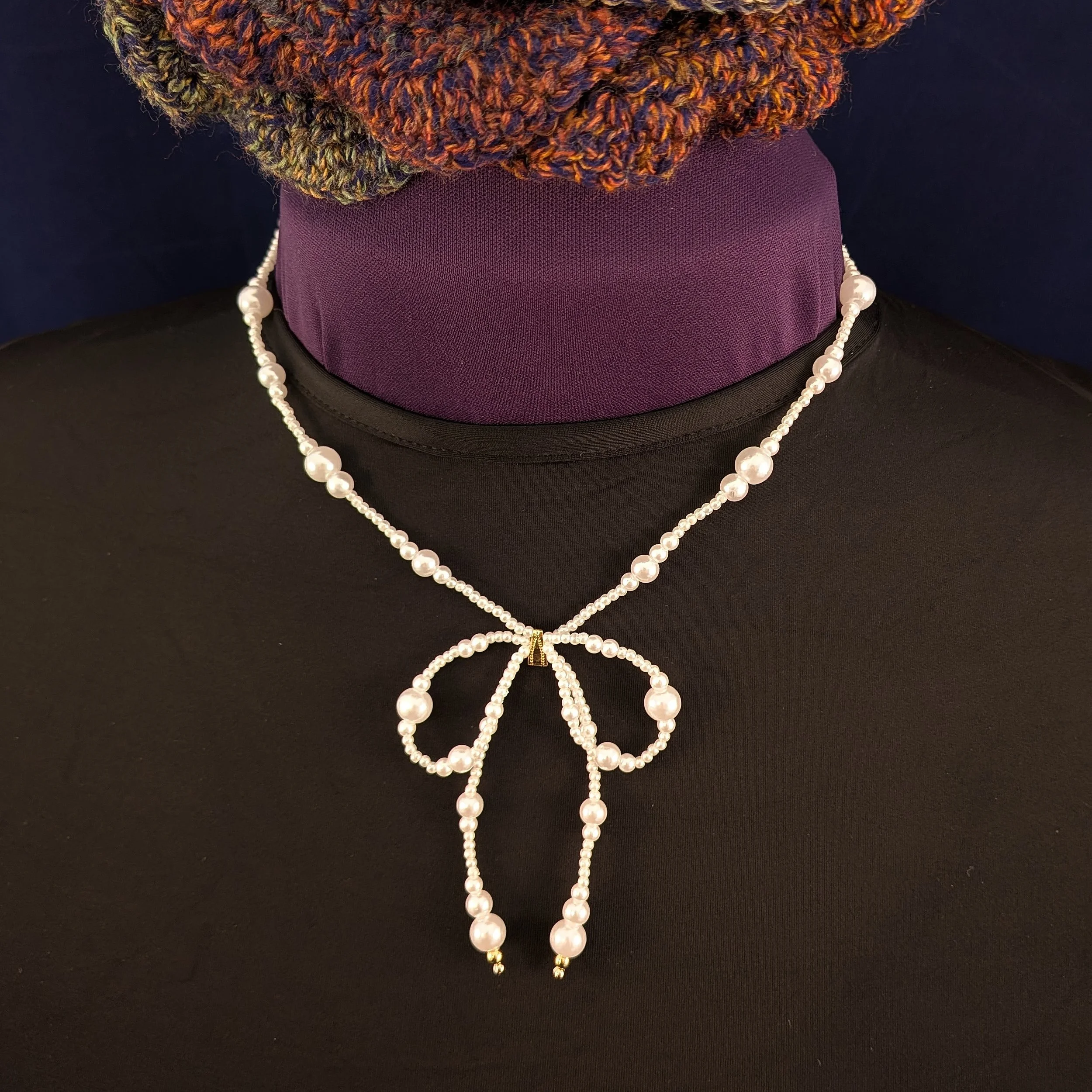 Pearly Bubble Bow Necklace