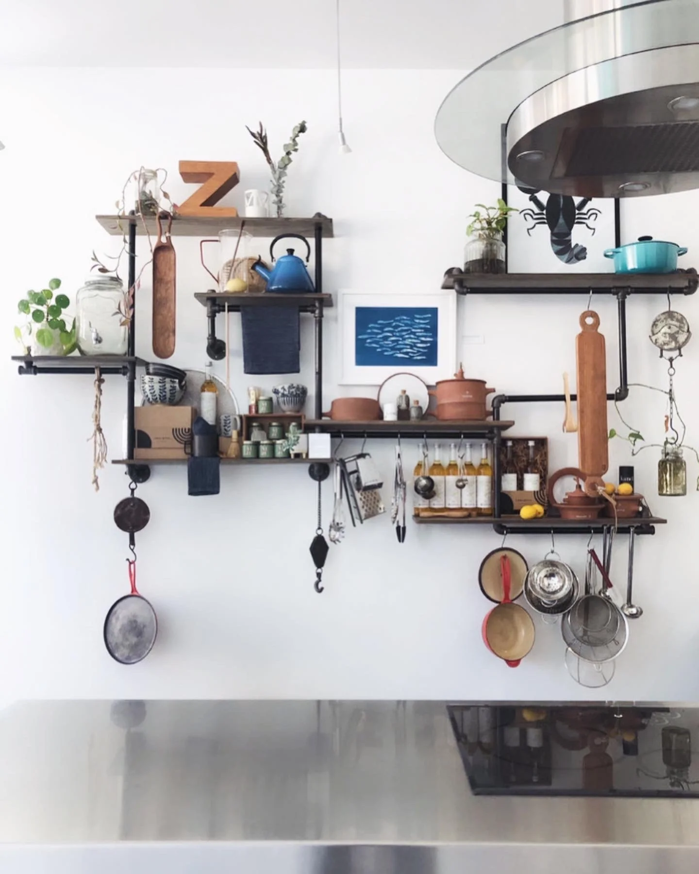 VMD - Effective display fixtures & props 1.JPG