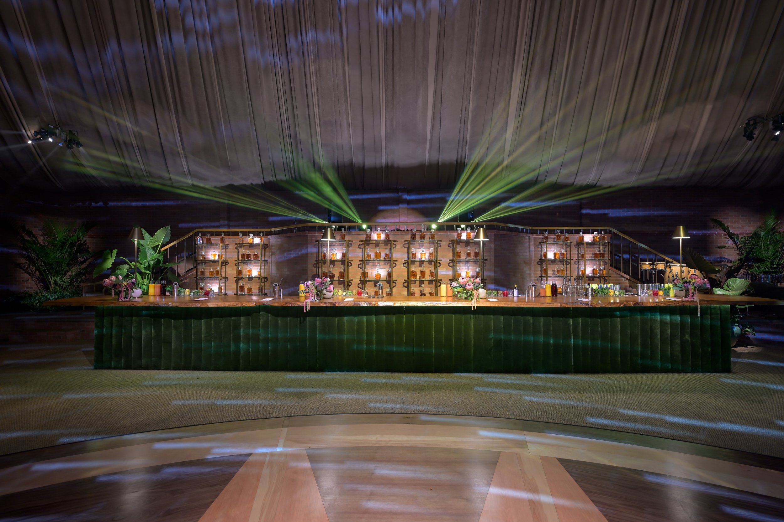 Dancing bar