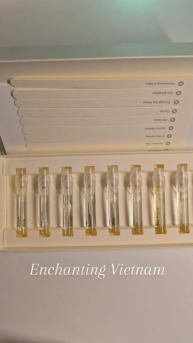 Finally grabbed a discovery set of Enchanting Vietnam from @dannam.parfum. I will have my mom try it and she can tell me if this is a teleporter to VN. 😍😍
#fragrance #discoveryset #perfume #nicheperfumes