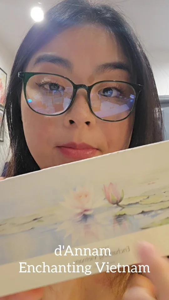 Wow, I am totally into this @dannam.parfum Enchanting Vietnam set. It really smells like my childhood! I actually did get my mom to try it and she was so taken aback at the Pho Breakfast scent. So glad I finally tried it. The Pho Breakfast, Vietnames