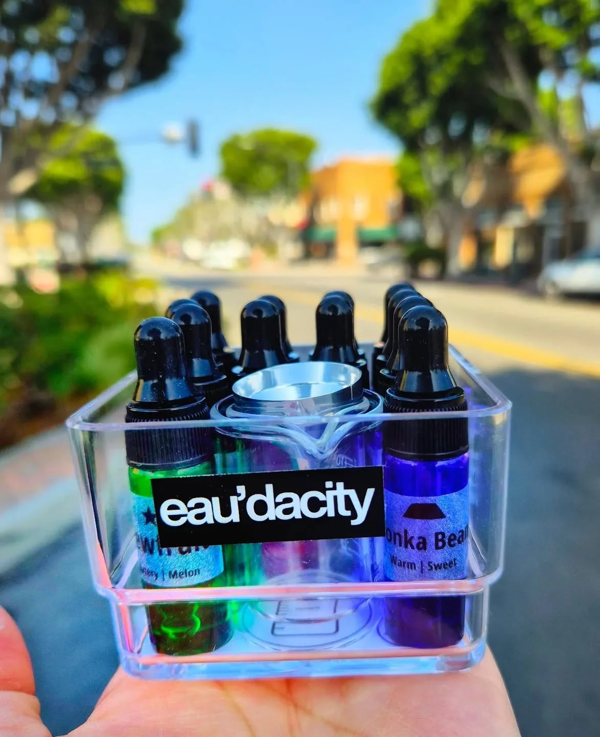 On the move today! @oldtowntustin is the cutest neighborhood and I can't wait to make perfume with this community. How would you scent a small-town vibe?
.
.
.
.
.
.
#makingperfume #PerfumeExperience #perfumer #fragrancelover #dateideas #ocbusiness #