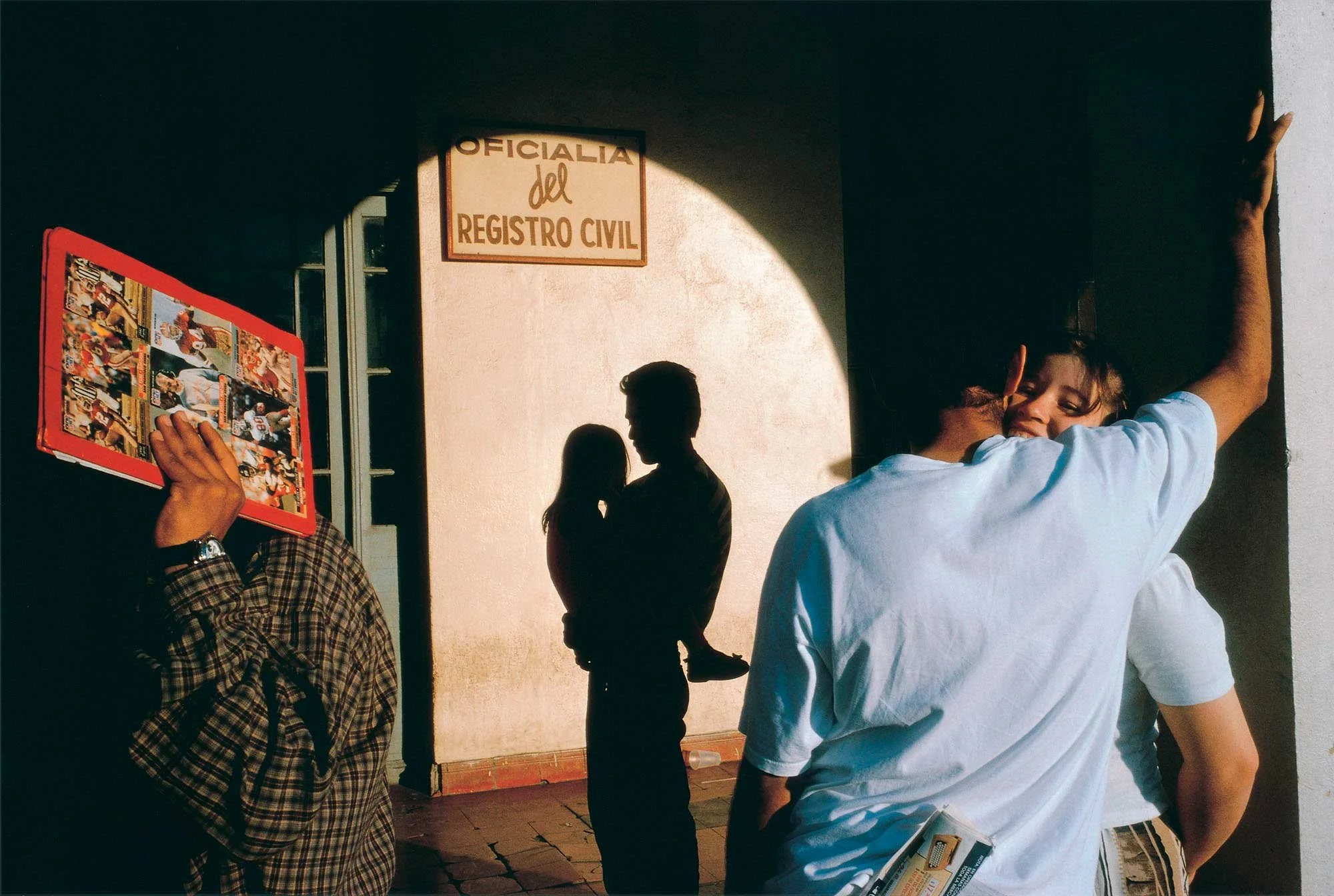 Alex-Webb-Nuevo-Laredo-Mexico-1996.jpg