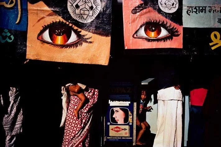 Alex-Webb-The-Suffering-of-Light-Bombay-India-1981-2022-1.jpg