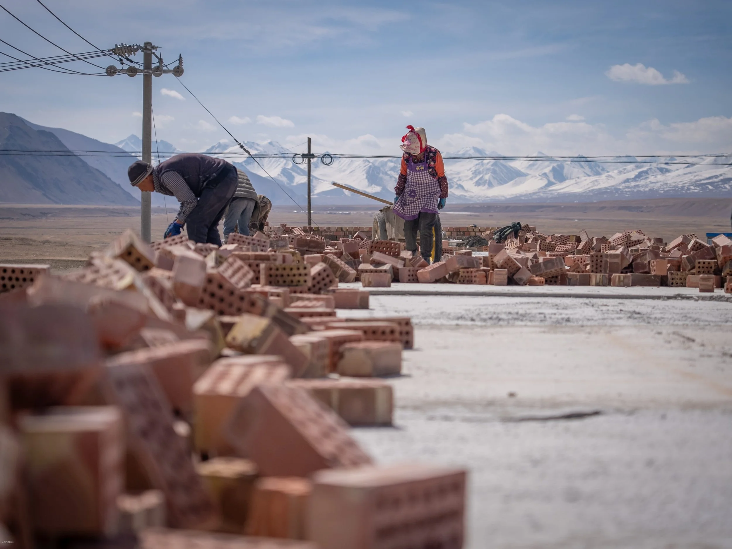 Xinjiang Unveiled: The Chinese Settler