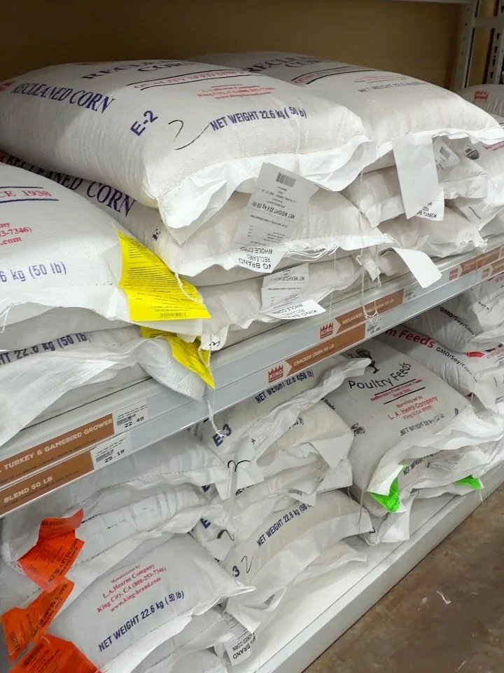 What are you waiting for?! Grab a bag or pallet of feed on sale this weekend!🤠

#feedsale #farmfeed #kingfeed #mountainsunrisefeed #totalequine