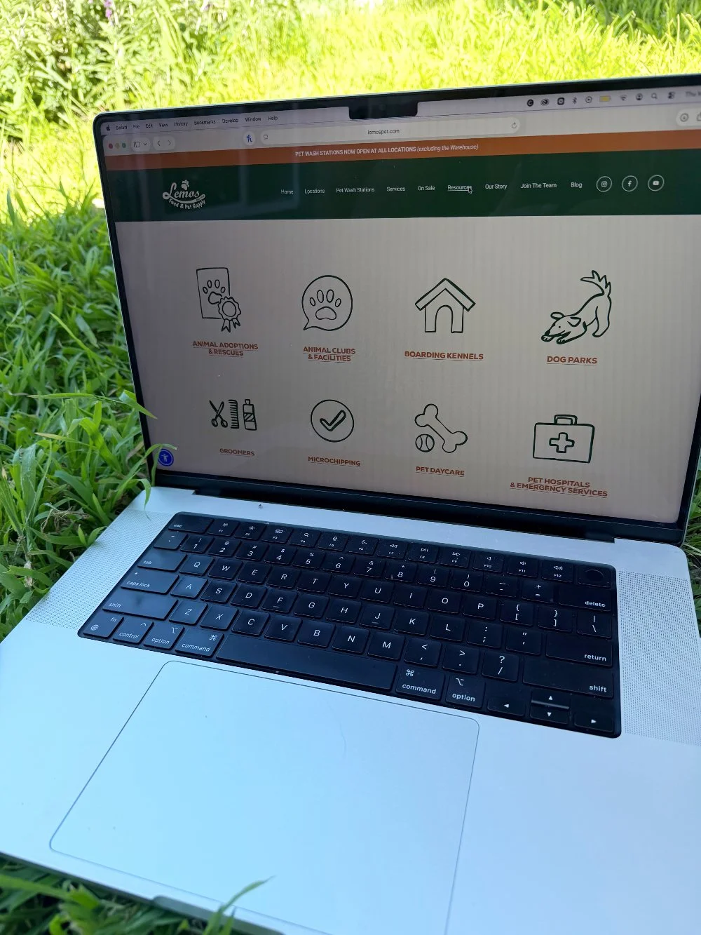 Pet parents: this is your local resource hub 🐾 Our website is packed with helpful local connections, from groomers to boarding to pet loss support. Take a scroll to explore resources, services, store locations, sales, and more!

#centralcoast #mypet