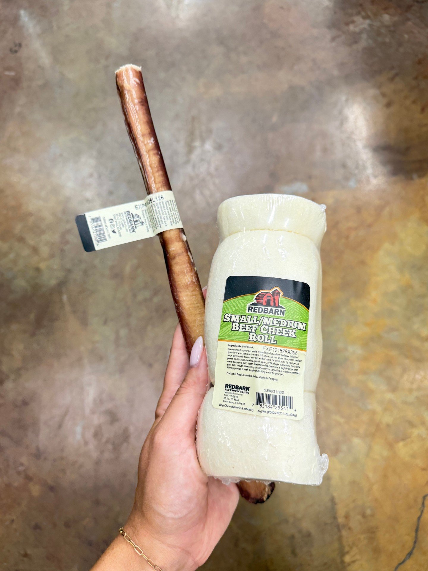 ‼️25% off these @redbarninc dog chews all month!

#redbarn #dogtreat #slocounty #sbcounty #mypetsayslemos