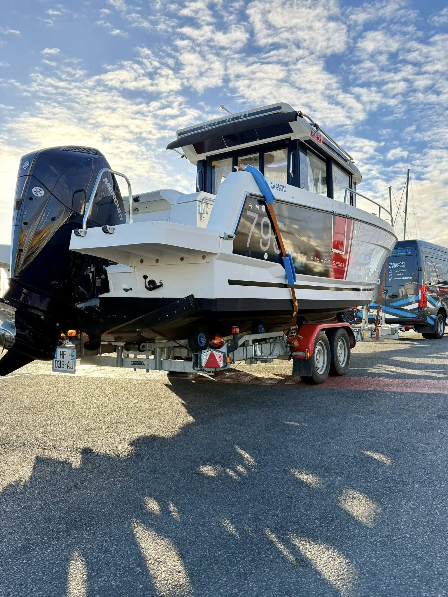 Un trajet parfaitement exécuté pour offrir à ce Merry Fisher 795