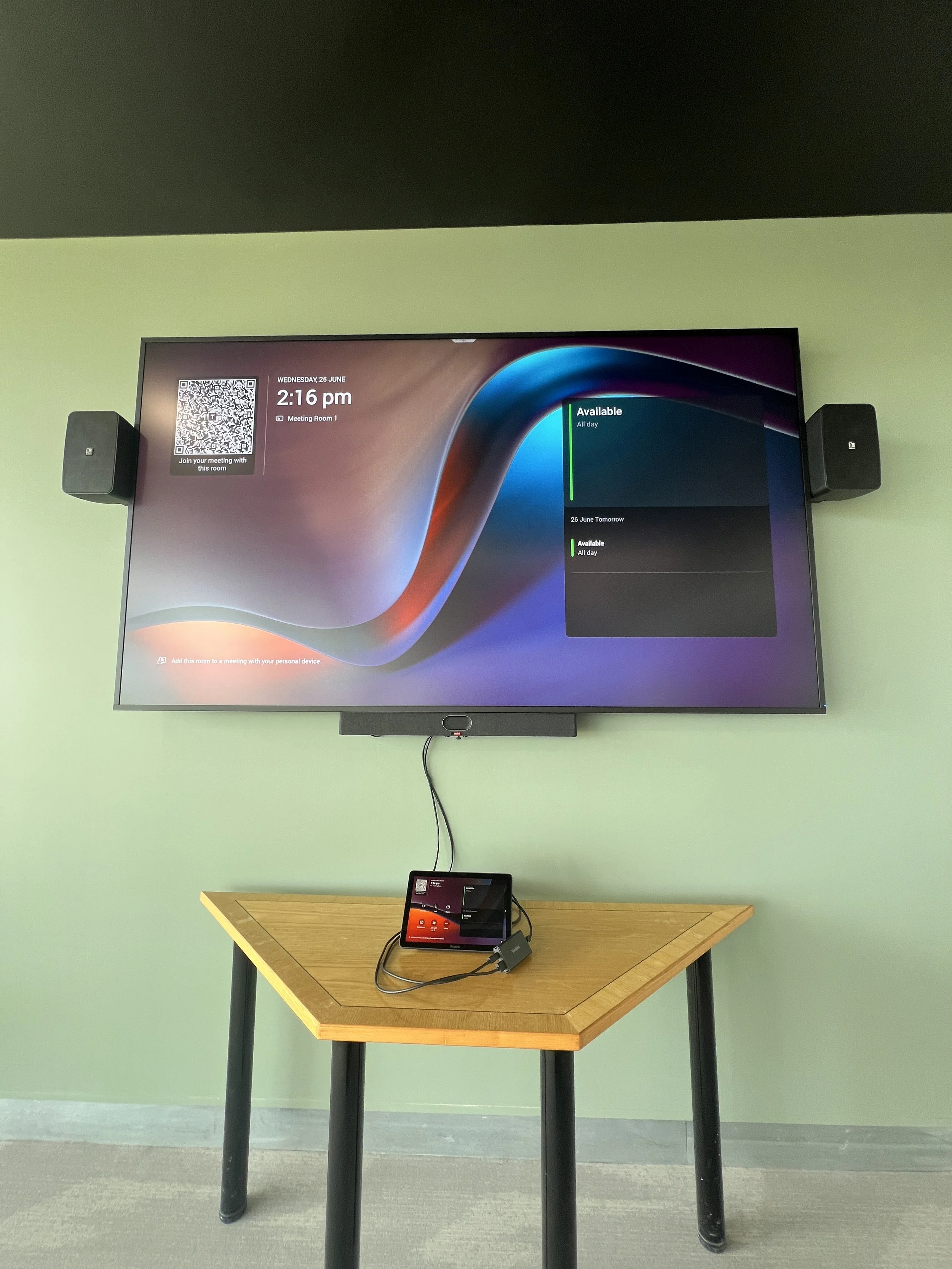 Yealink, an all-in-one video conferencing solution designed for huddle rooms and small conference spaces, with Optoma 3862RK 86" 4K Interactive Flat Panel Display