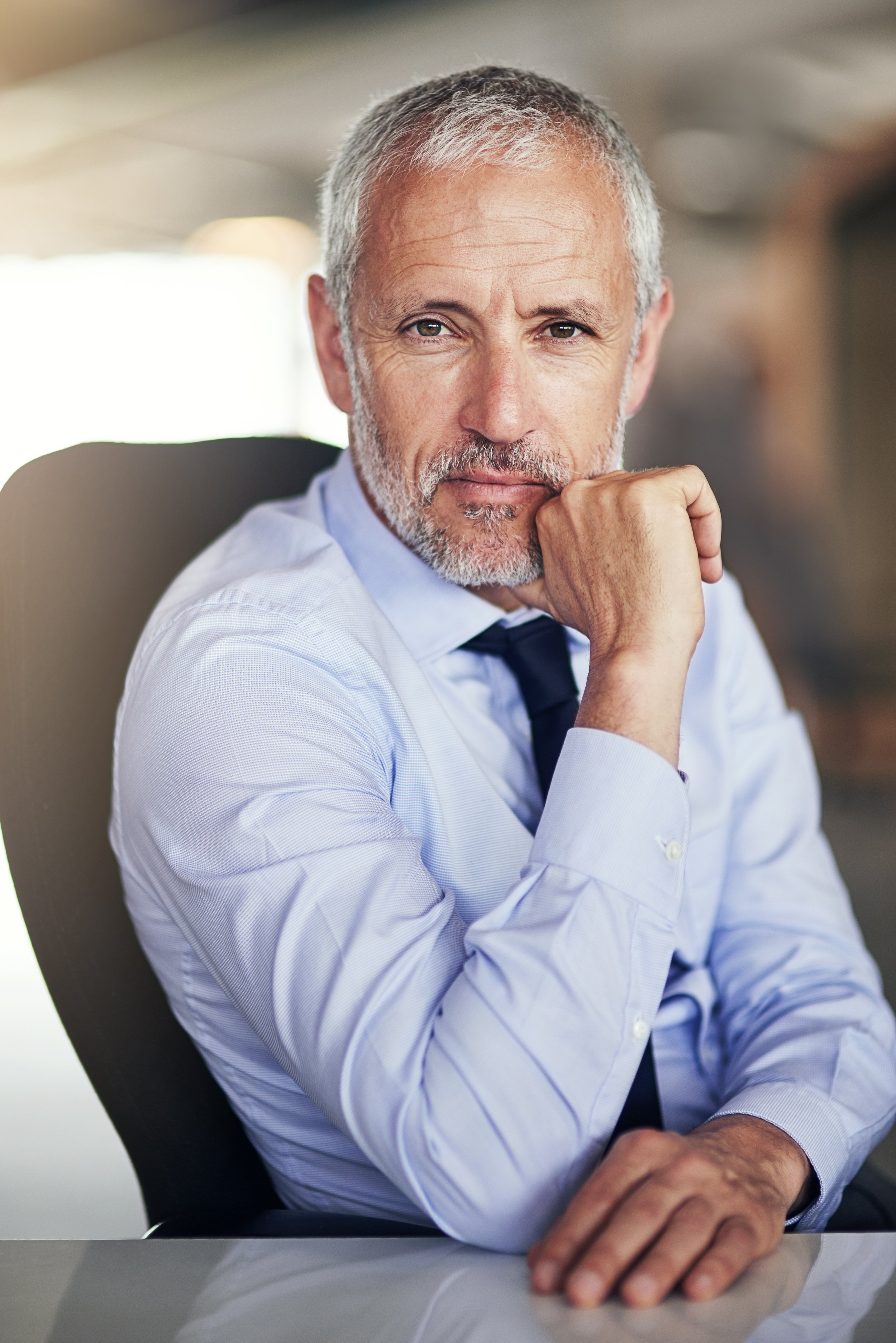 confident-professional-man-posing-in-an-office-set-2026-01-09-11-06-51-utc.jpg