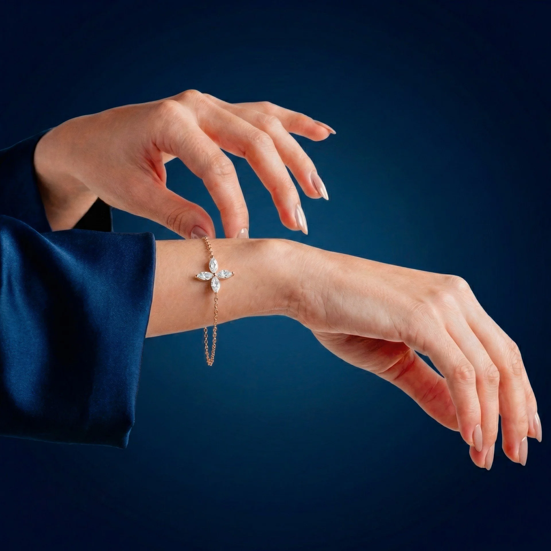 Diamond Blossom bracelet in rose gold