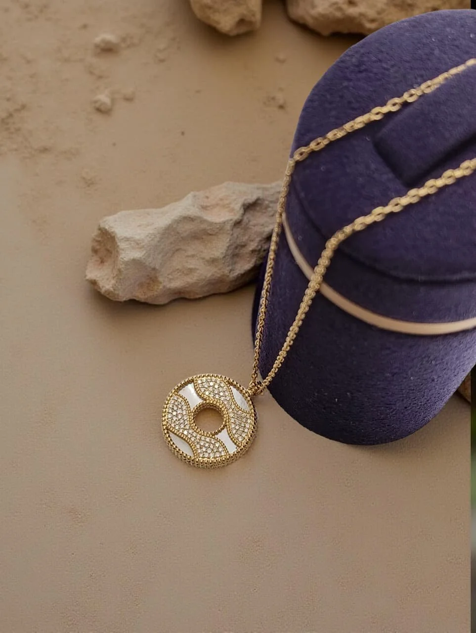 Queen's Elegance Diamond Gold Pendant Necklace