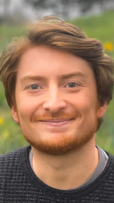 Dr Andrew Crump Headshot.png