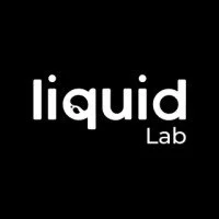 Logo con fondo negro y texto en blanco que dice 'liquid Lab'