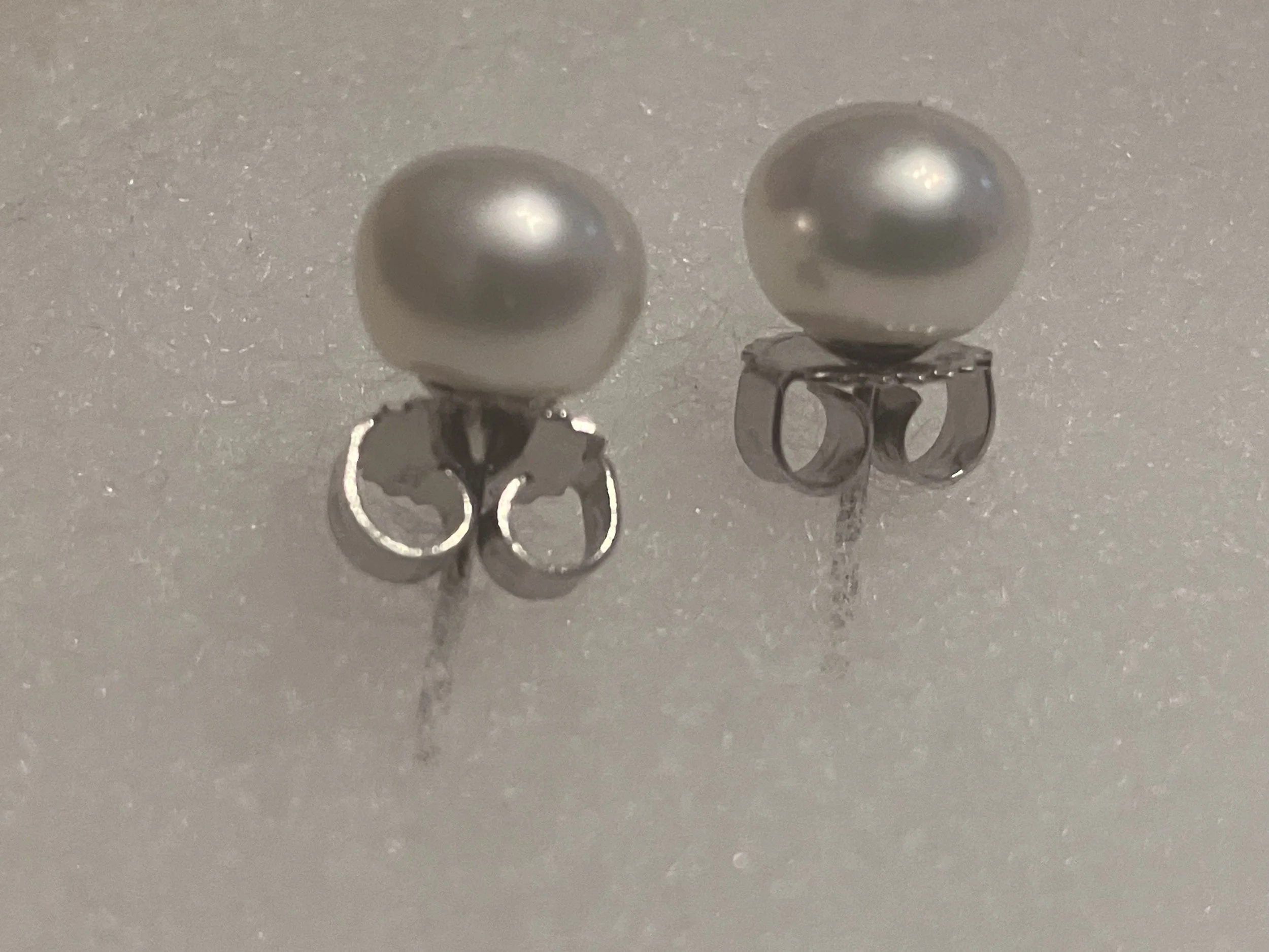 Genuine Pearl & Silver Ear Studs - Color White