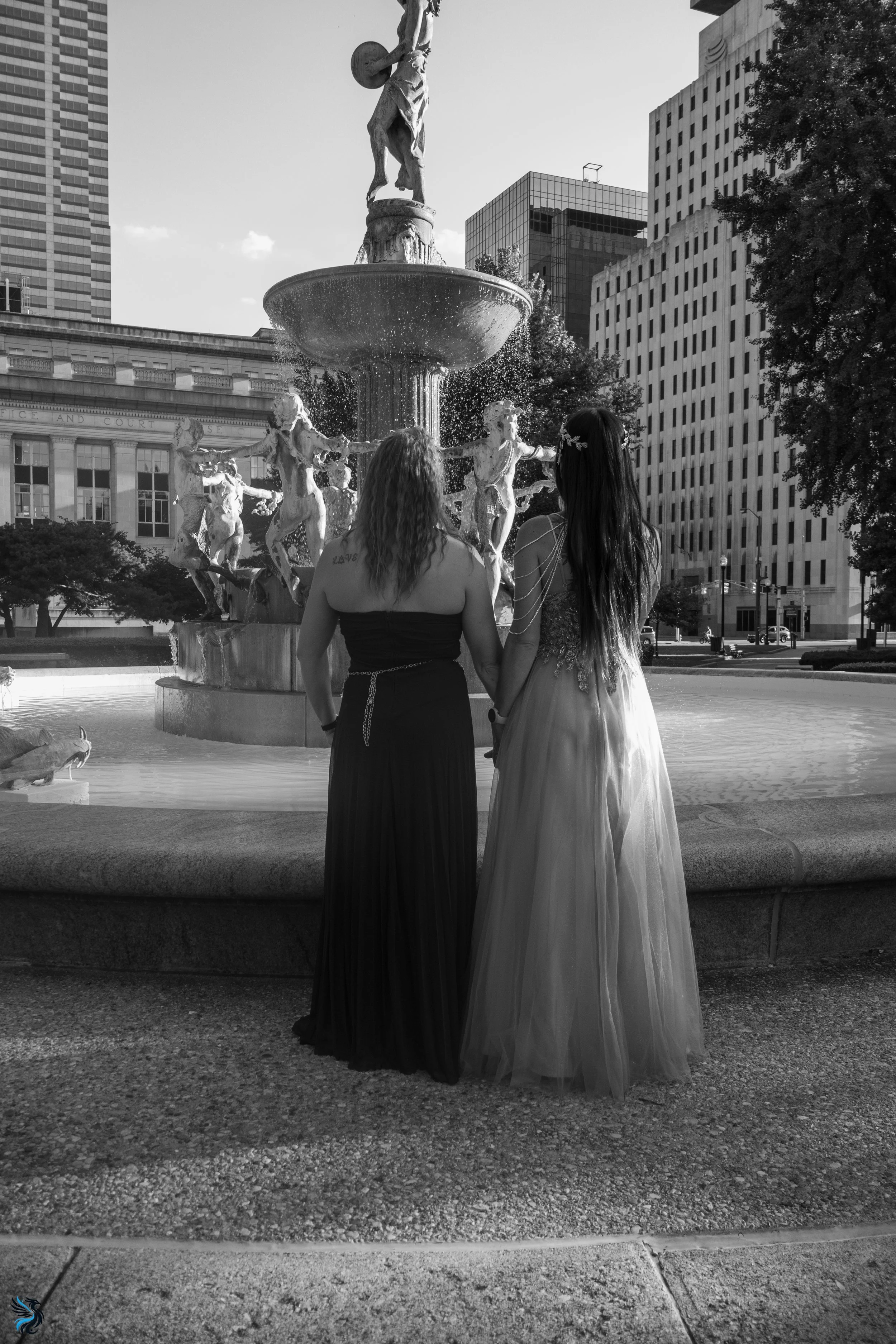 Rachel & Kaitlyn Depew Fountain-22.jpg