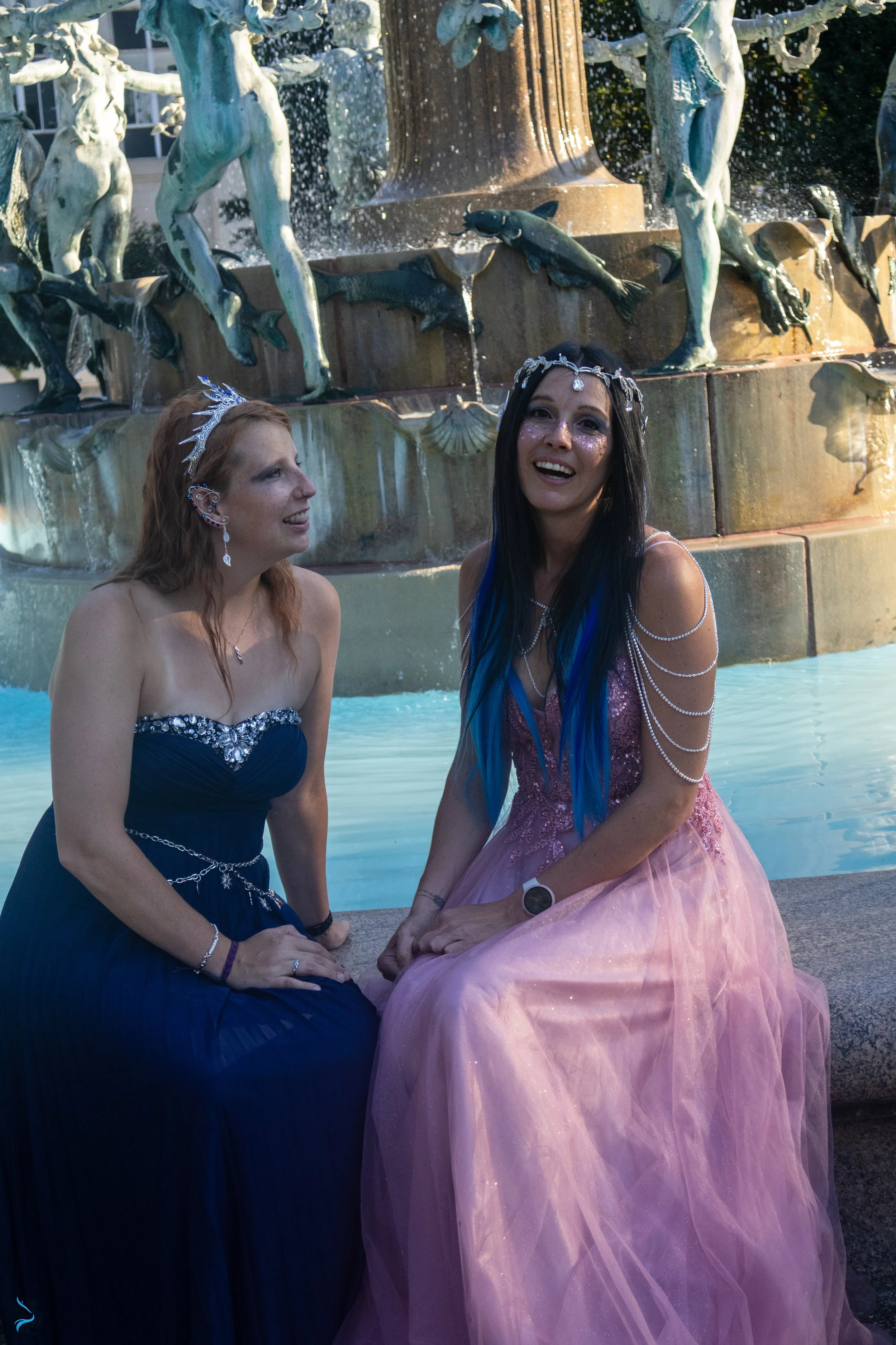 Rachel & Kaitlyn Depew Fountain-19.jpg
