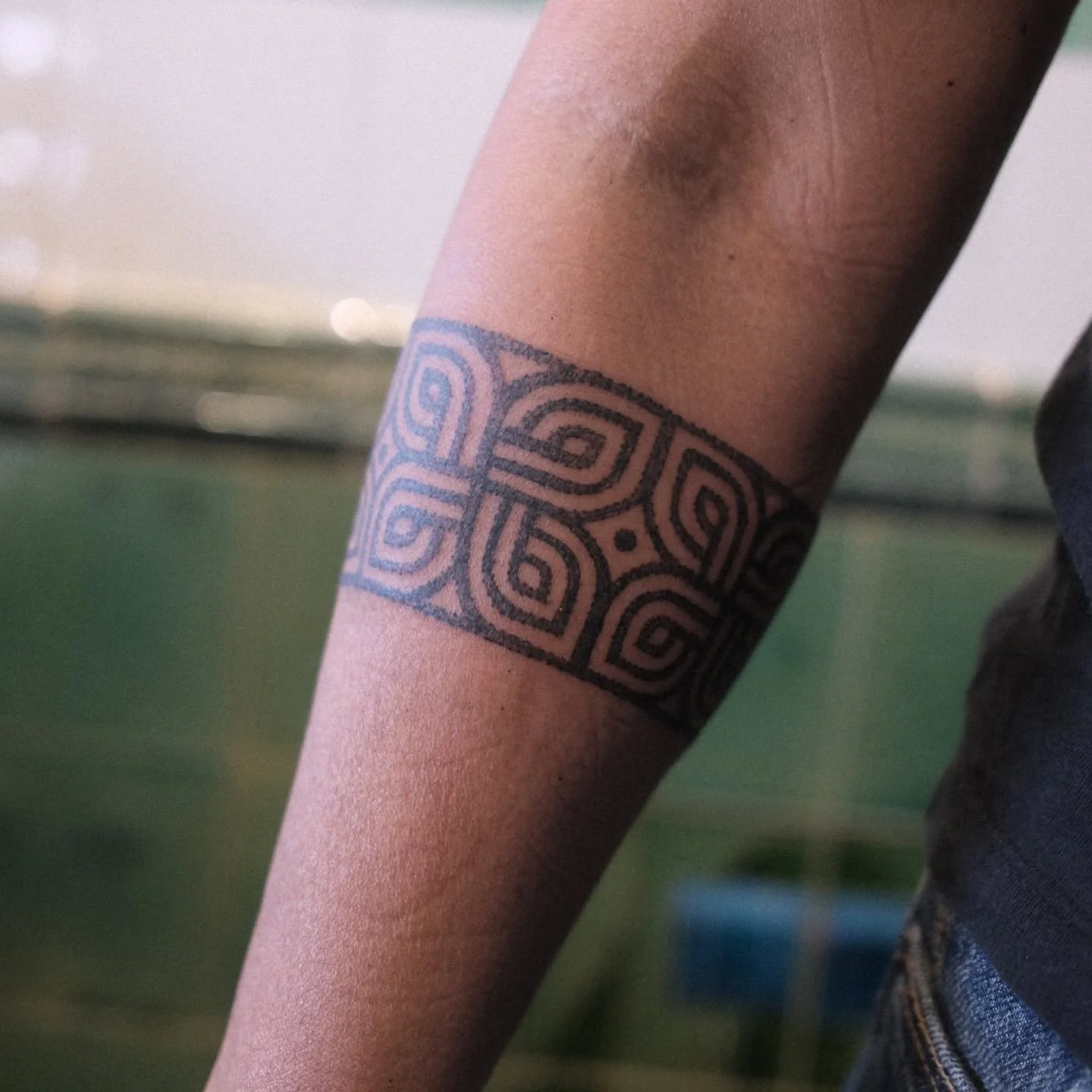 Really fun fully wrapping band today on Meiling from Oxford. Meiling provided me with some really interesting references that unlocked a load of design possibilities for myself so expect plenty of new flash inspired by these shapes to come.  Please s