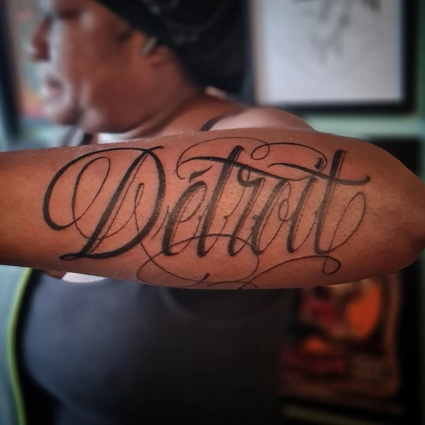 Classic calligraphy D&eacute;troit from the other day. I love doing script pieces, just need the words. So come at me! This one done at @sixhandstattoo 
Thanks tash for keeping coming back!