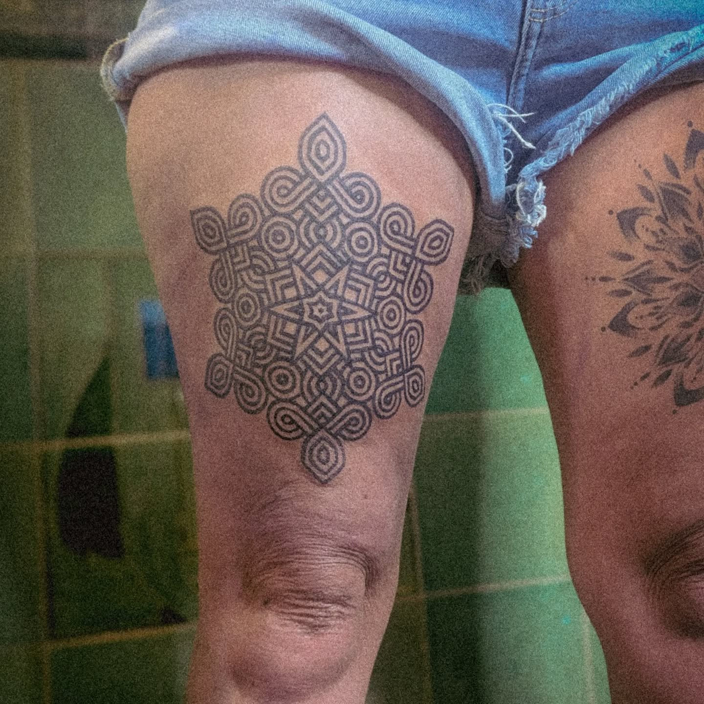 Another one from my flash sheet done this week at the studio. Thanks so much Angela for trust.