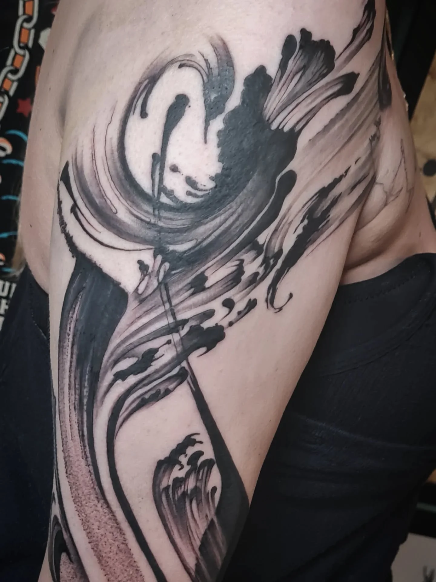 A start on this abstract sleeve done sometime during December or November. Thanks to @_clarissa101 for picking it from a bodysuit i had on display at @bristoltattooconvention Really enjoying this one and can't wait to carry on with it in 2026! It's g