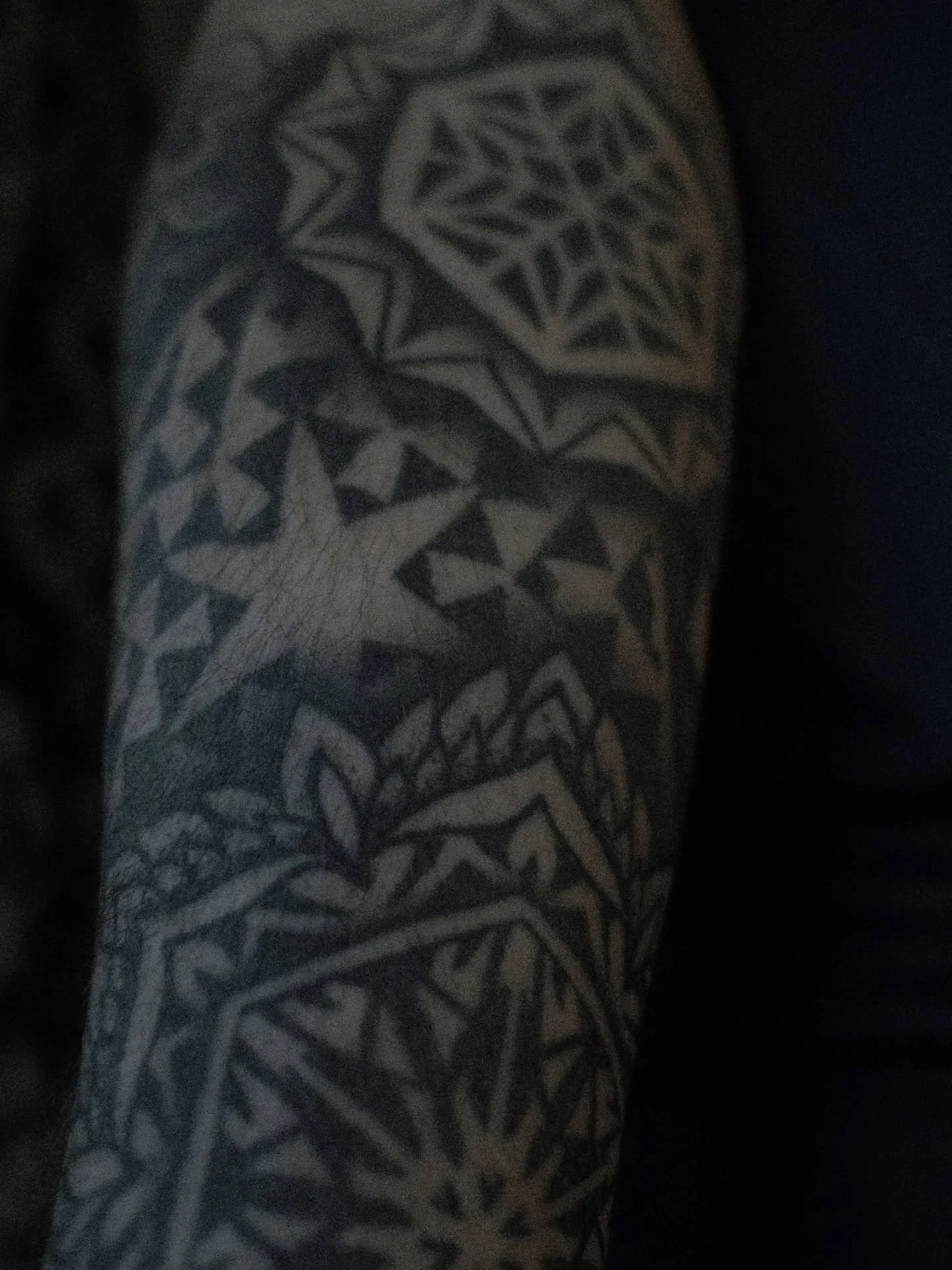 Really nice to see healed up work. Ant came into the stupid today to go over his next tattoo ideas and I managed to get some photos this fully healed and settled sleeve I tattooed a couple of years ago. Really nice to see it all settled in.

I'm back