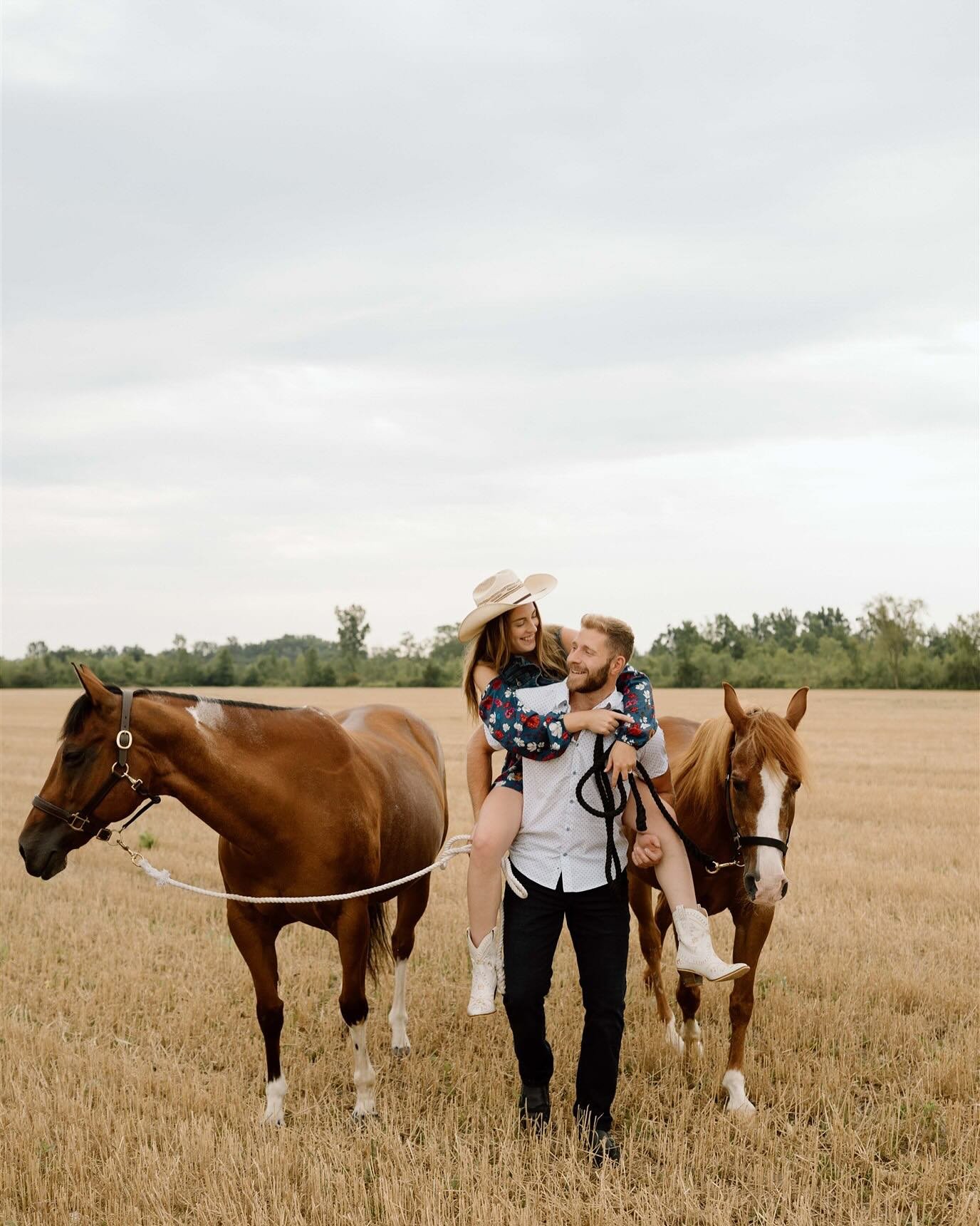 Couldn&rsquo;t resist sharing part 2 of R+V&rsquo;s engagement session with the world. We started with Ryley&rsquo;s truck, and wrapped up the session at Victoria&rsquo;s horse farm with all of her loves together. 🤍

*
*
*
*
*
#engagementphotoshoot 