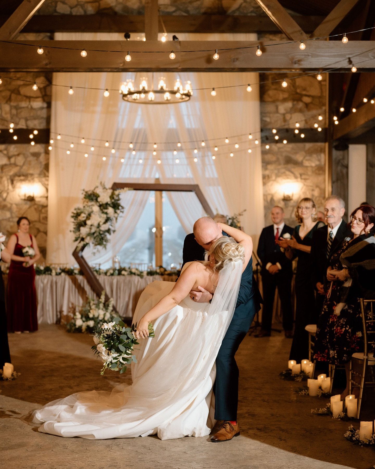 Despite the snow storm and winds, Keely + Devin&rsquo;s winter wedding felt full of the warmest, coziest love 🤍 it was the perfect celebration of their story together!

.
.
.
#winterwedding #winerywedding #winterwinerywedding #2025wedding #rusticwed