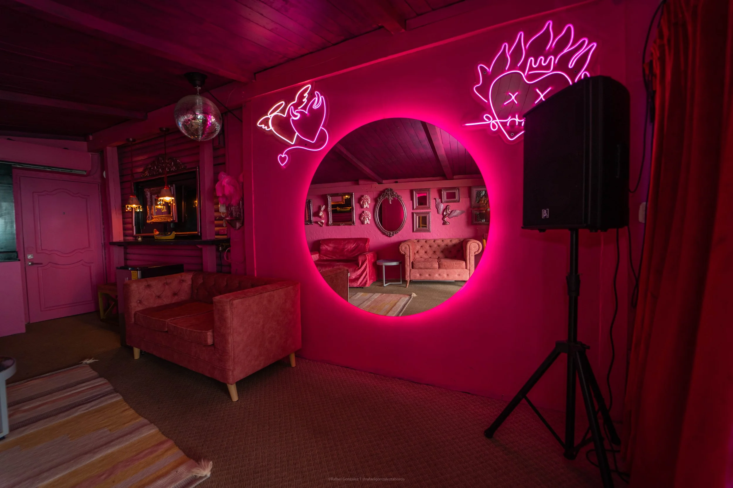 SALA ROSA.jpg
