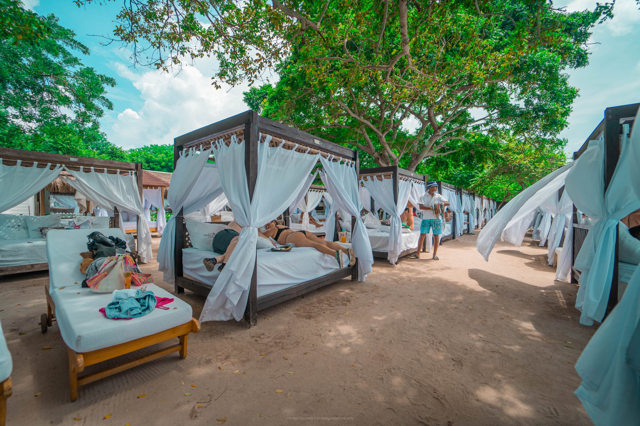 CAMAS 2DA FILA AREA VIP.jpg