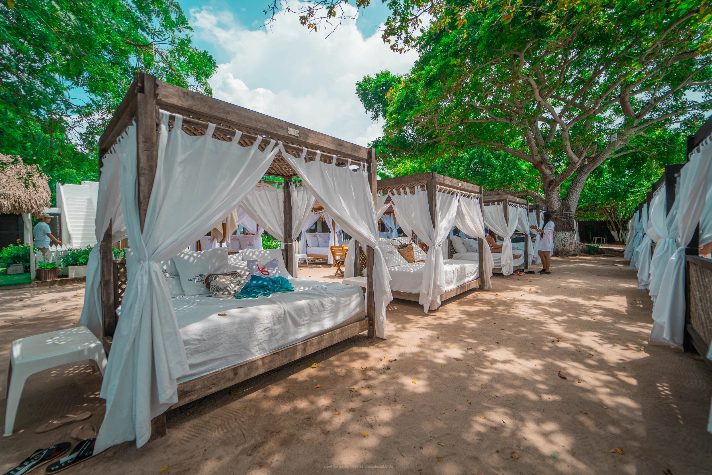 CAMAS 3ERA LINEA AREA VIP.jpg