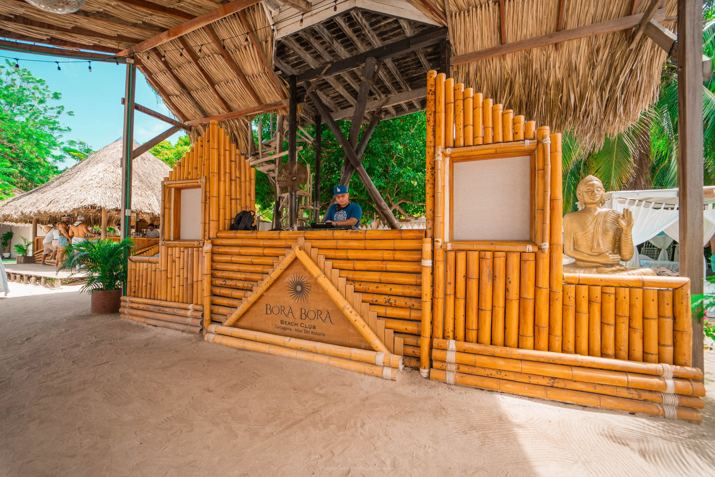 PISTA DE BAILE AREA CLUB.jpg