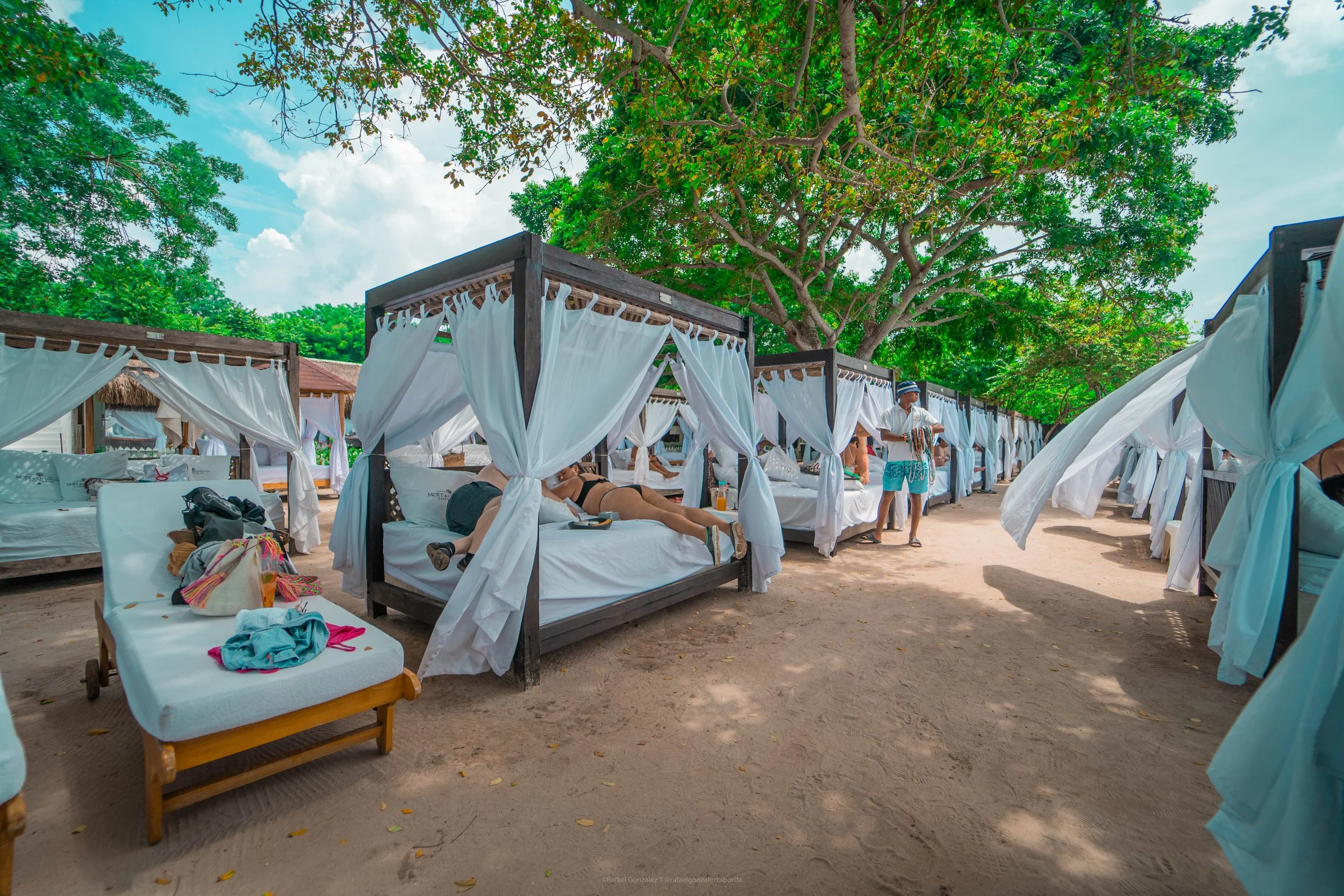 CAMAS 2DA FILA AREA VIP.jpg