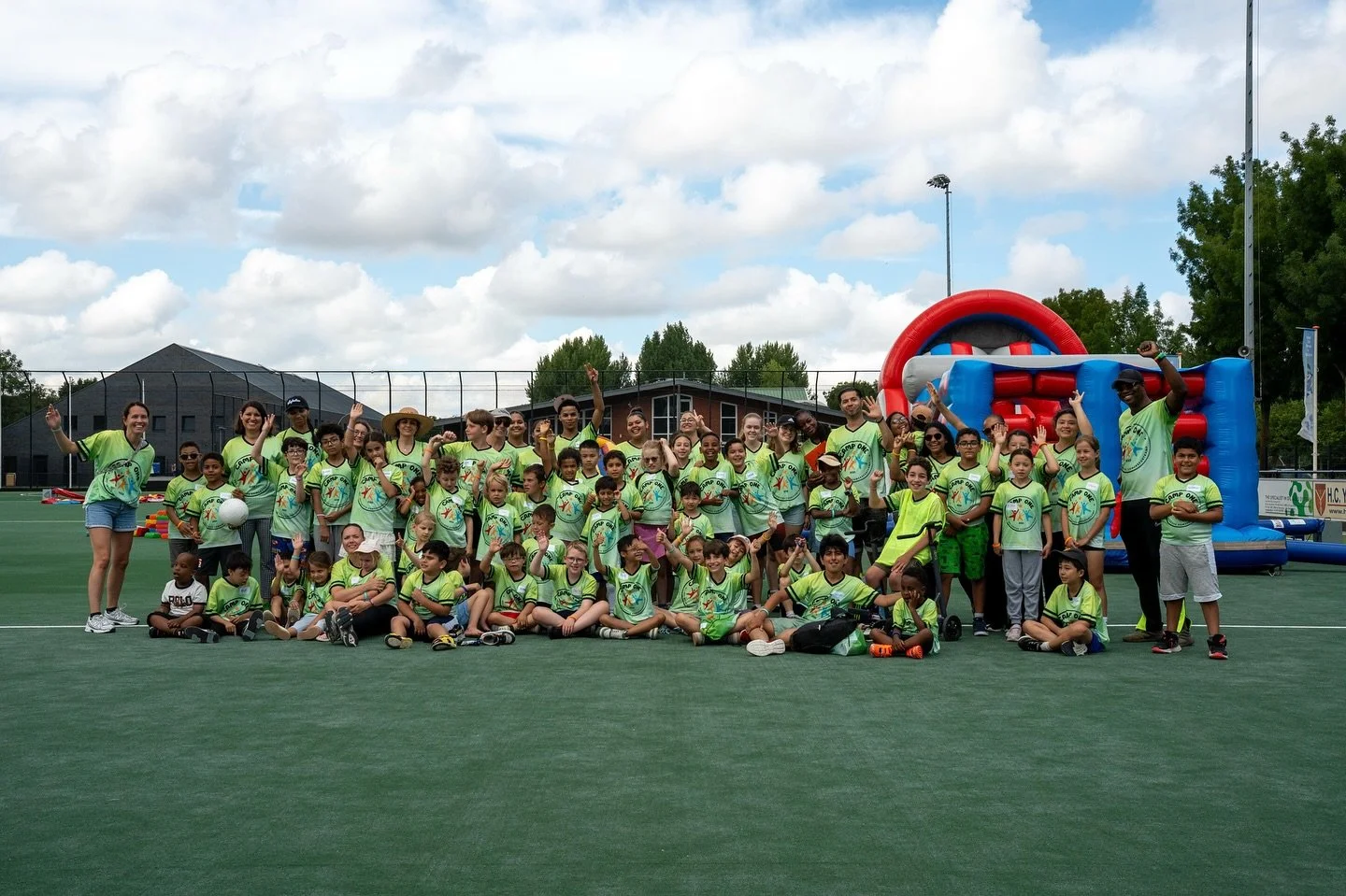 🎉 Geweldig nieuws!

Stichting Equal Play is genomineerd voor de Inclusion Awards in Nederland @incawards_nl 🏆 &eacute;n we maken kans op de Publieksprijs!

Deze erkenning is ook voor de kinderen, ouders, trainers, begeleiders en clubs die samen iet