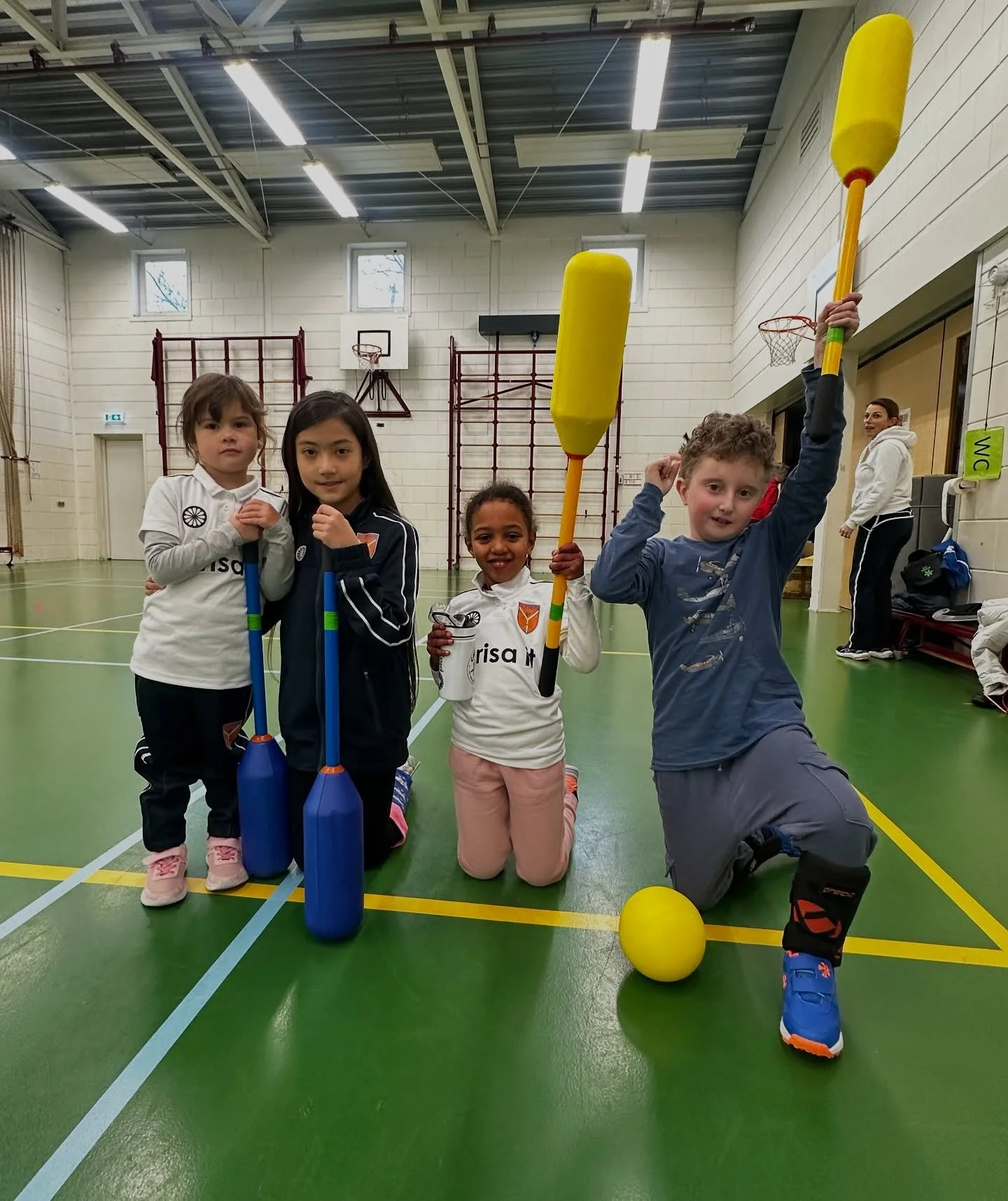 Deze glimlachen zeggen alles 🤍

Verschillende kinderen.
Hetzelfde veld.
Echte teams.

Bij Equal Play sporten kinderen met &eacute;n zonder extra ondersteuningsbehoefte samen &mdash; gewoon kind zijn, op hun eigen tempo.

Dit is hoe inclusie eruitzie