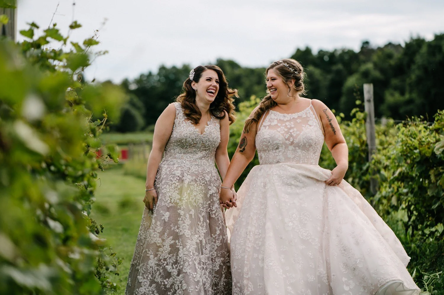 Gay wedding at Red Maple Vineyard