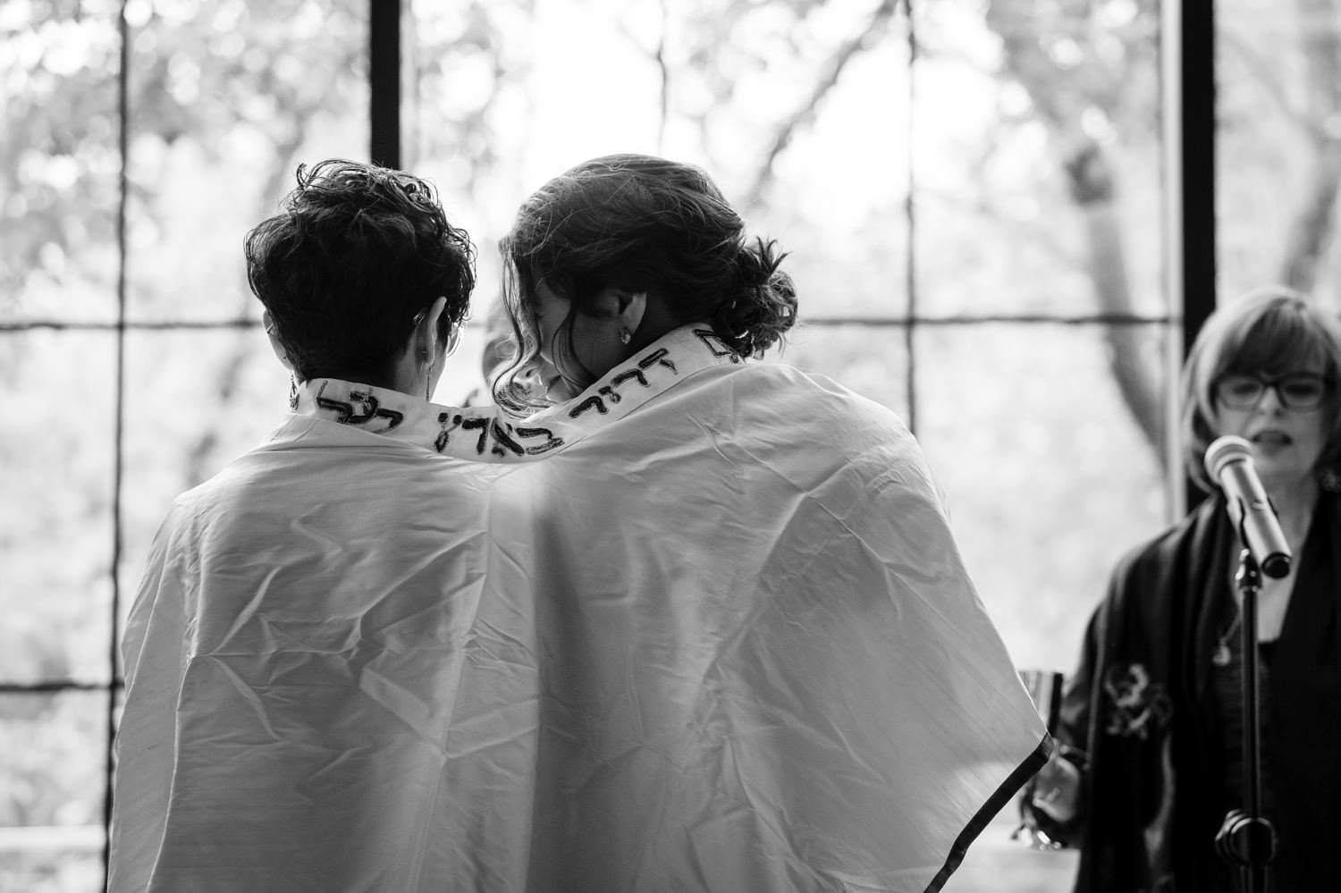 lesbian-wedding-roundhousebeacon-41.jpg