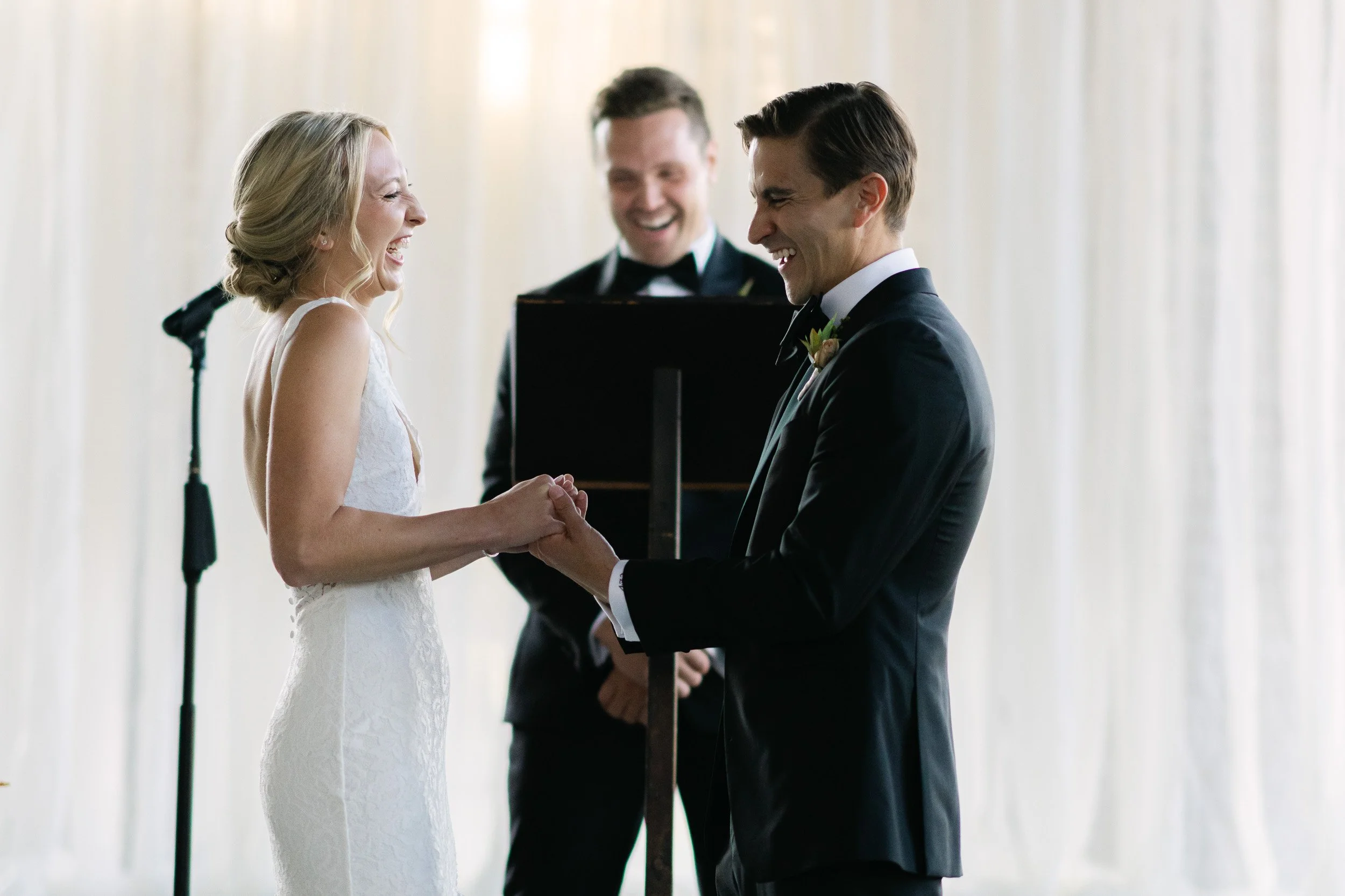 SHOULD YOU DO A FIRST LOOK ON YOUR WEDDING DAY?