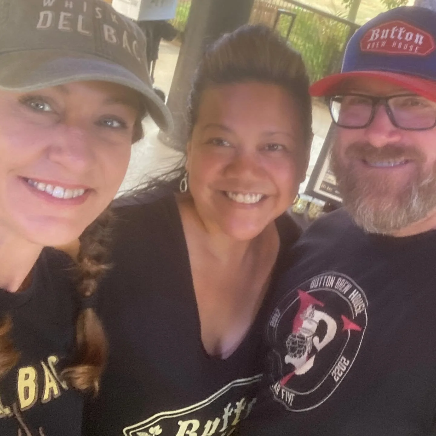 Good times were had at @reidparkzoo Brew at the Zoo 2026. Loving on @janna_in_marana @whiskeydelbac . It was a fast and furious event! We treated ourselves after for the May Special at @roccoslittlechicago Artichoke Spinach Dip Deep Dish!