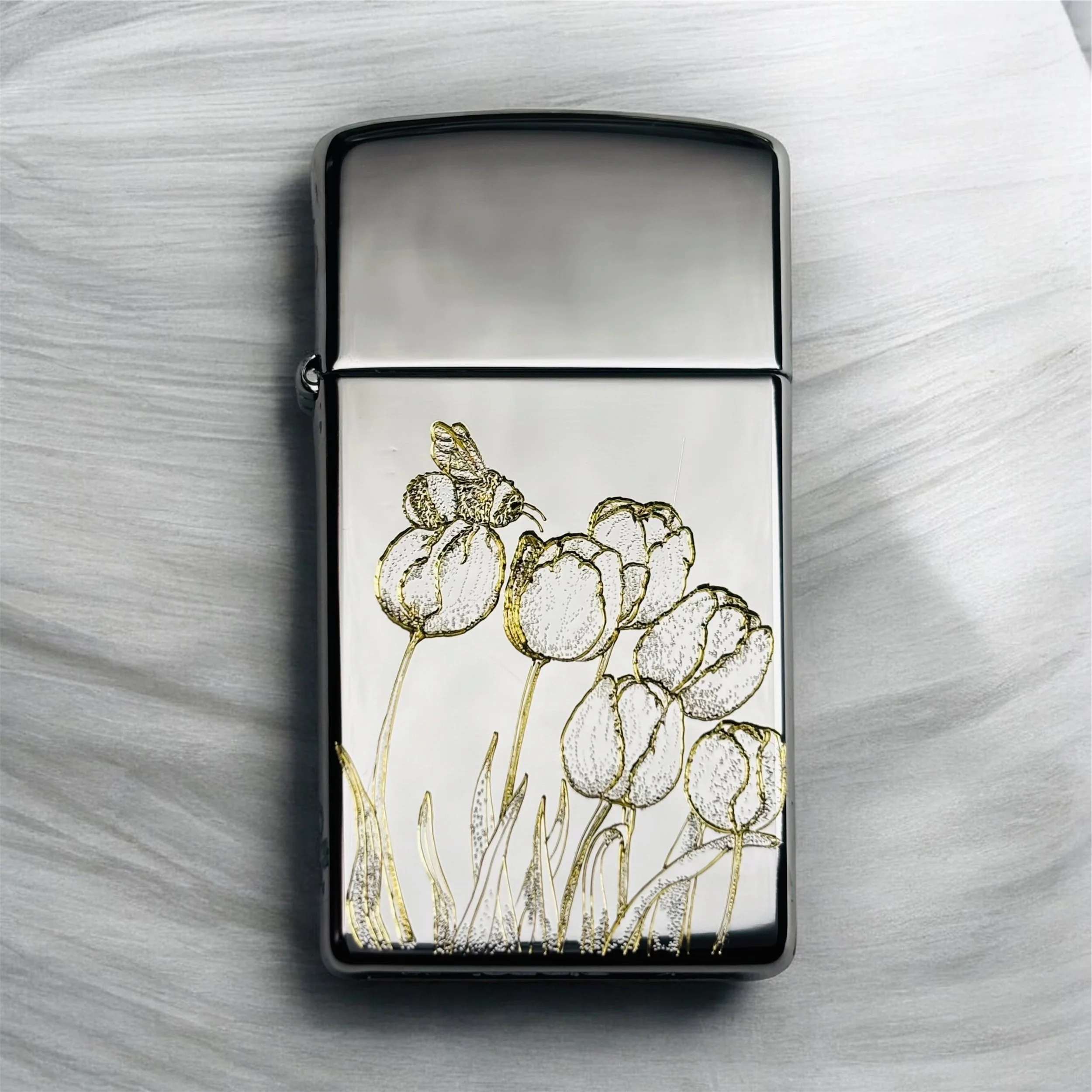 The Bee-lightful Lighter