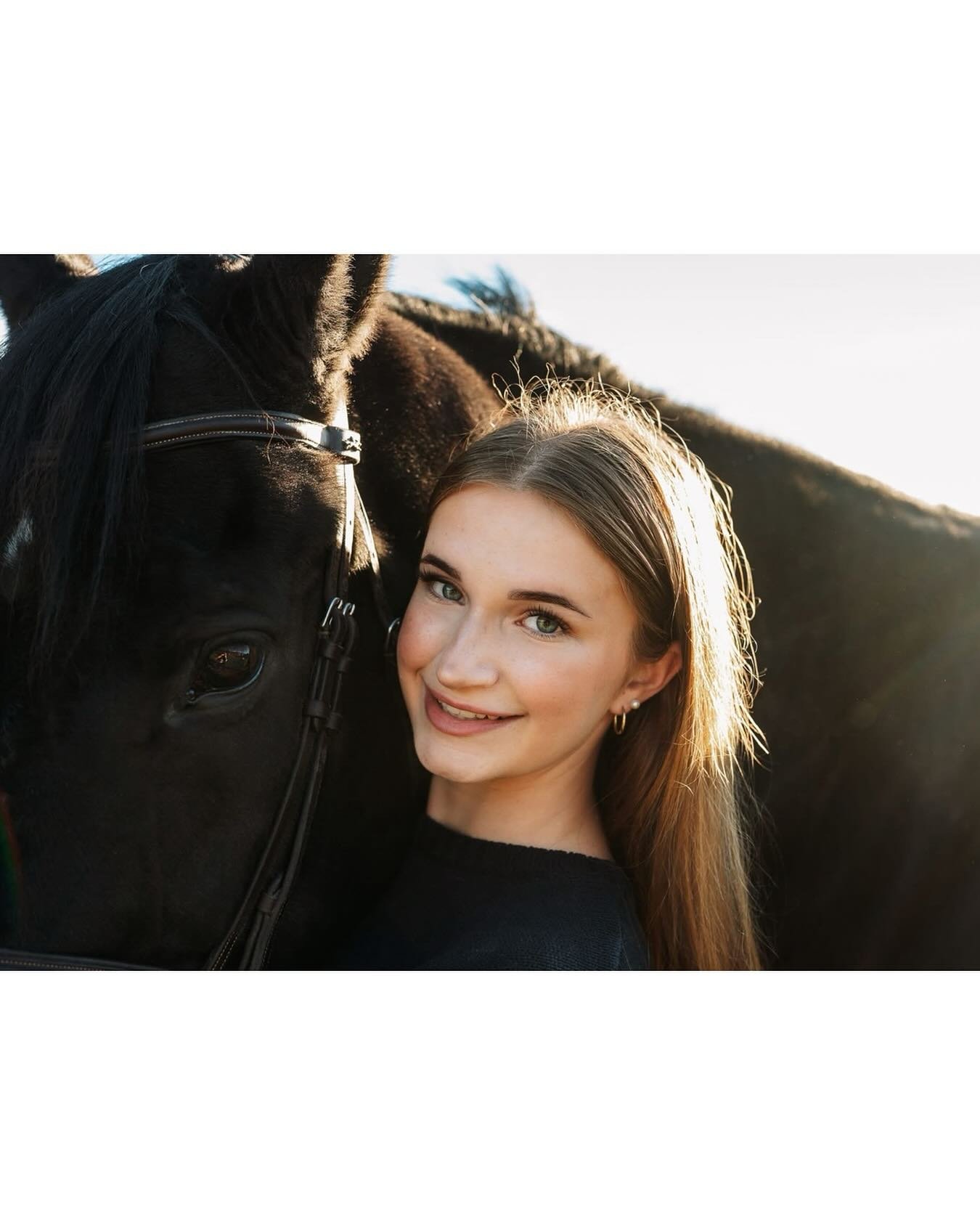That morning light! Love the bond these two share. 
.
.
.
#morninglight #victoriaequestrian #showjumper #horseportraitsession #nikonphotographer #horsecanada